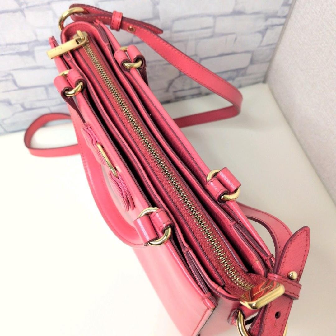 Ferragamo Pink Leather Shoulder Bag with Ribbon Used, 7.9×10.2×2.4 inches