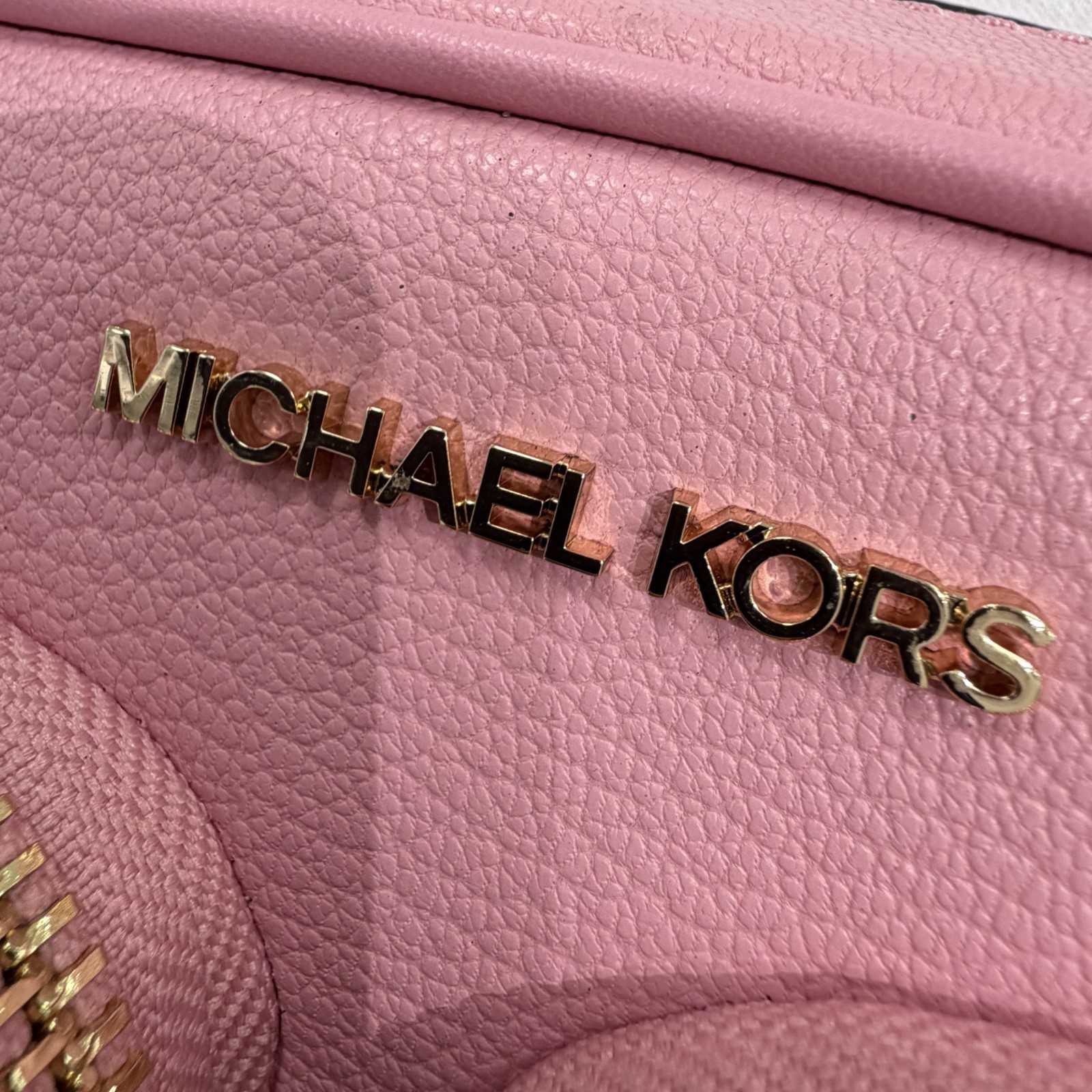 Michael Kors Jet Set 3in1 MD Crossbody with Tech Attached Leather Carnation