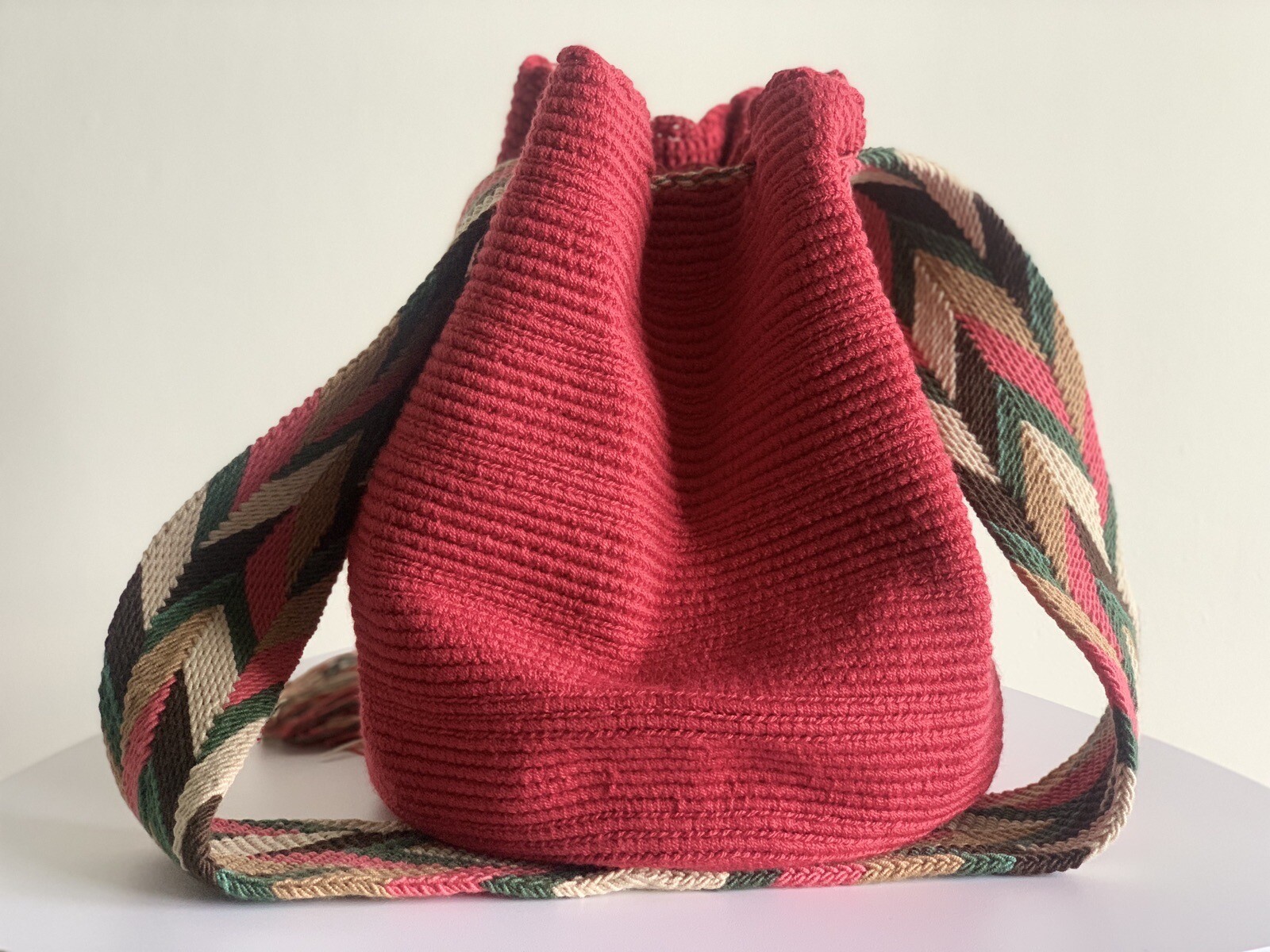 Wayuu bag Red plain color Colombian handmade crossbody mochila colorful strap