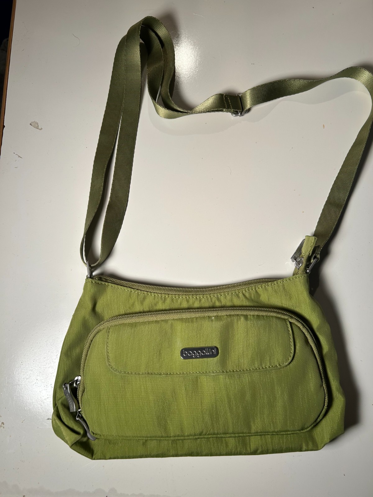 Baggallini Small Green Nylon “Everyday Bag” Cross Body Purse
