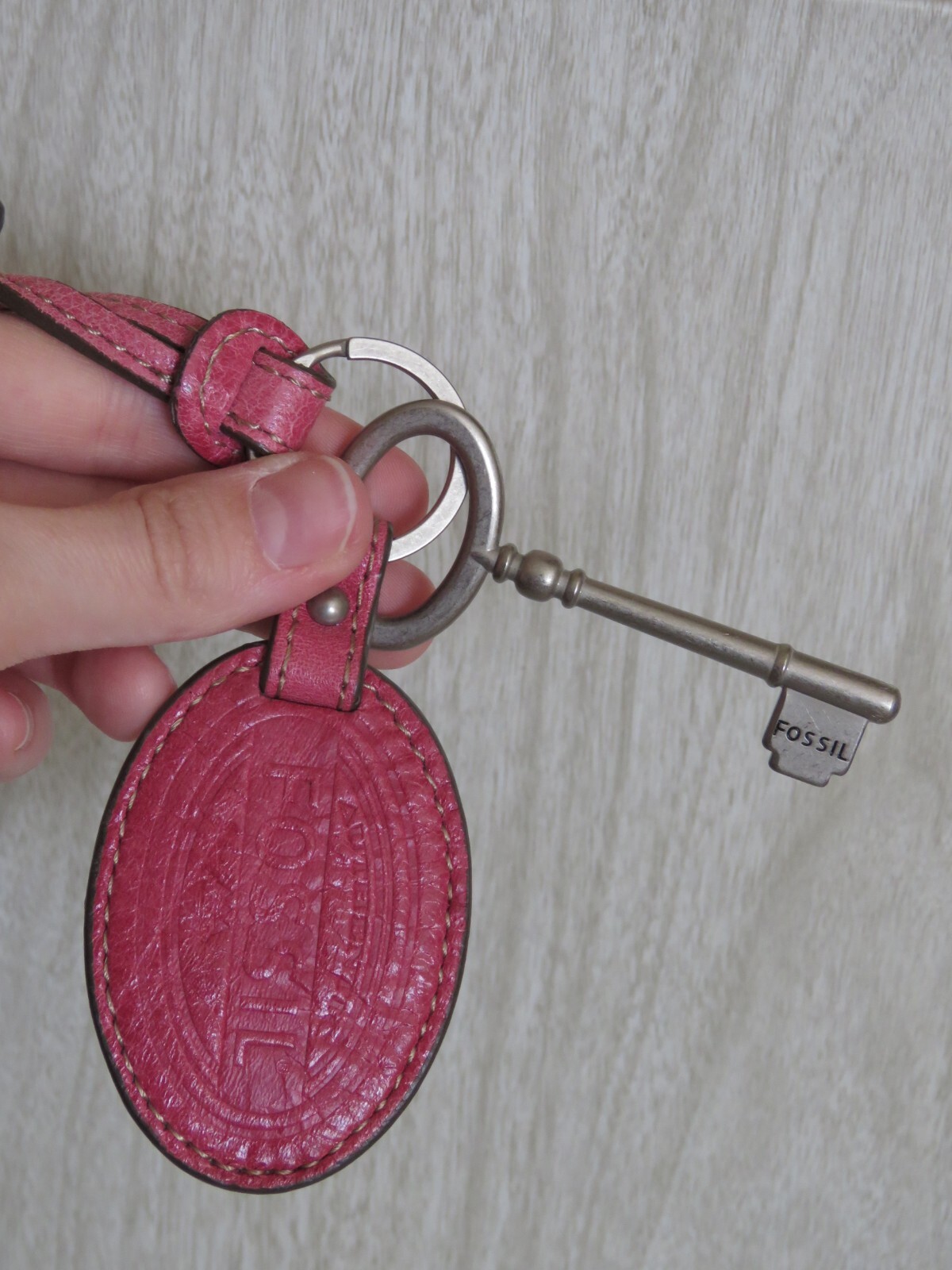 VTG Fossil Pink Leather Silver Key Logo Hang Tag Replacement Accessory 9.5″ Long