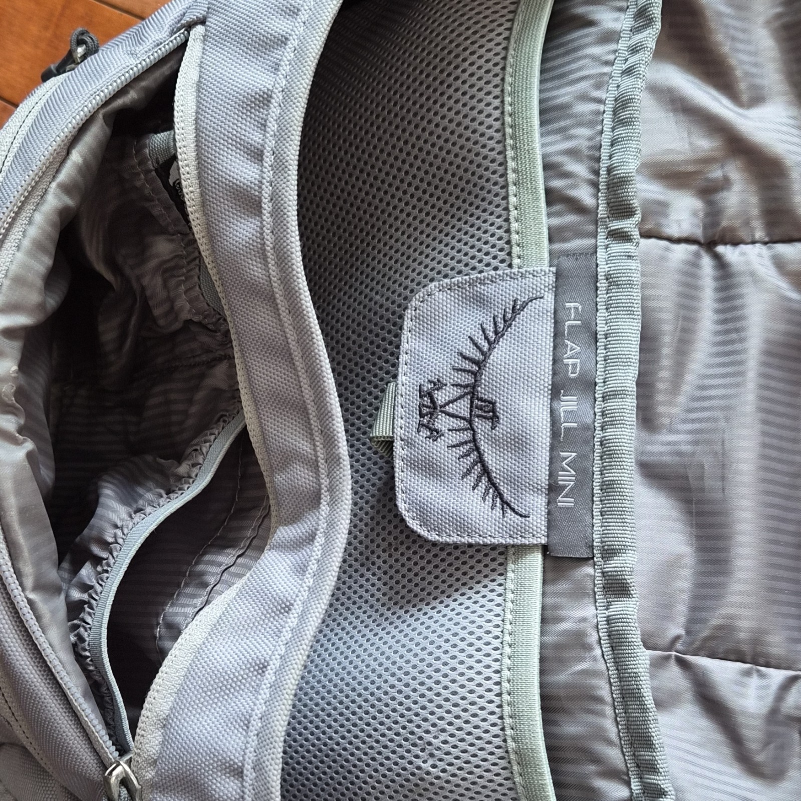 Osprey Flap Jill Mini Gray Messenger Crossbody Bag Adjustable Strap Buckle