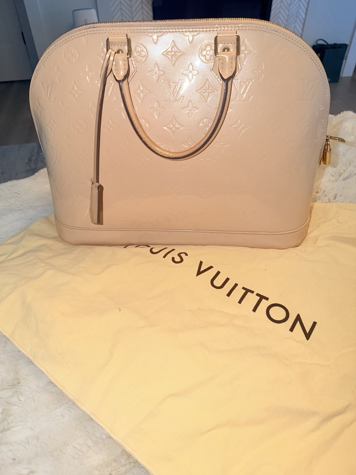 Louis Vuitton Alma GM Monogram Patent Satchel Top Handle Beige Dust Bag Padlock