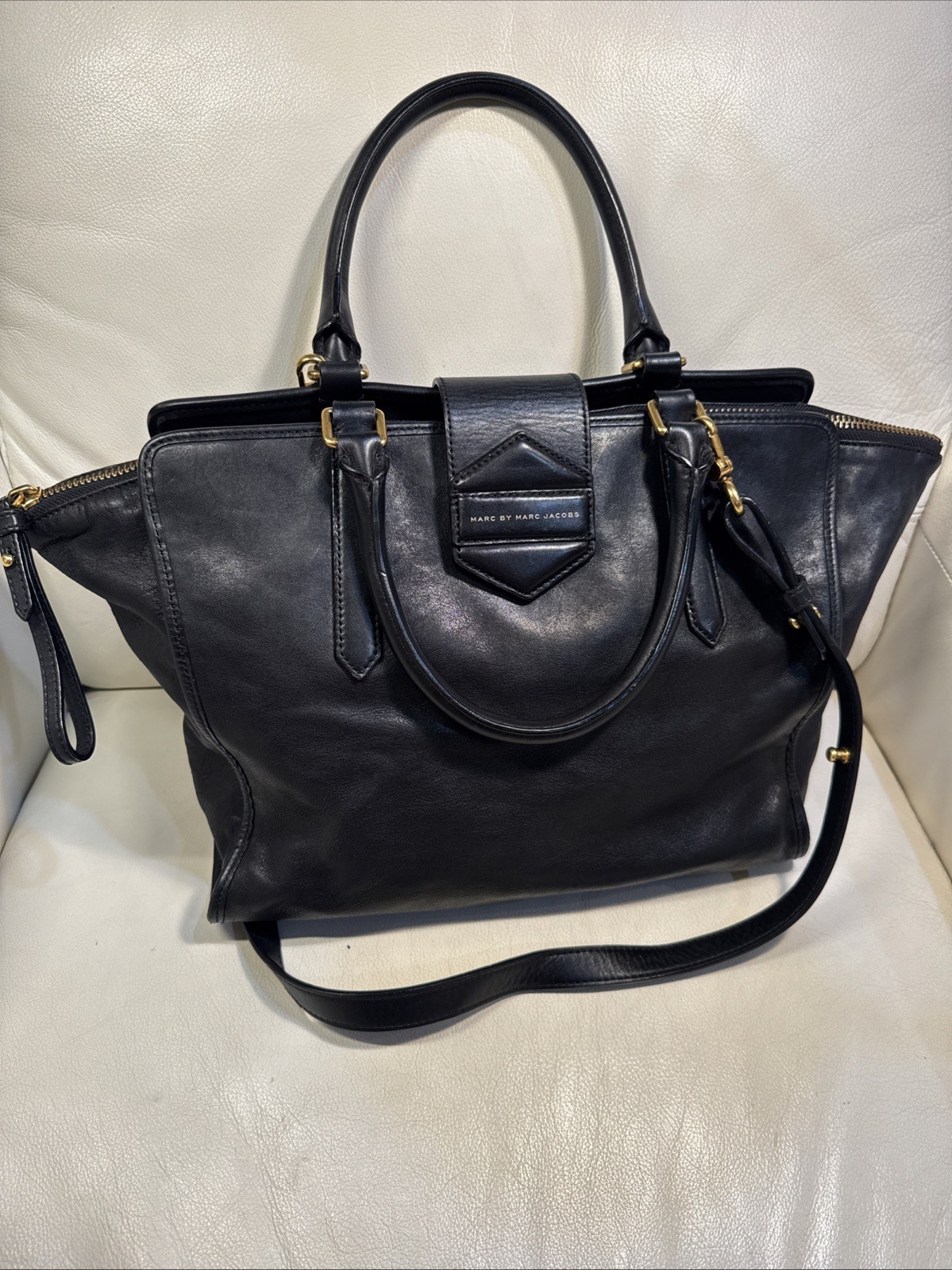 Marc By Marc Jacobs Flipping Out Large Leather Tote Black/Brass/Strap 🔥