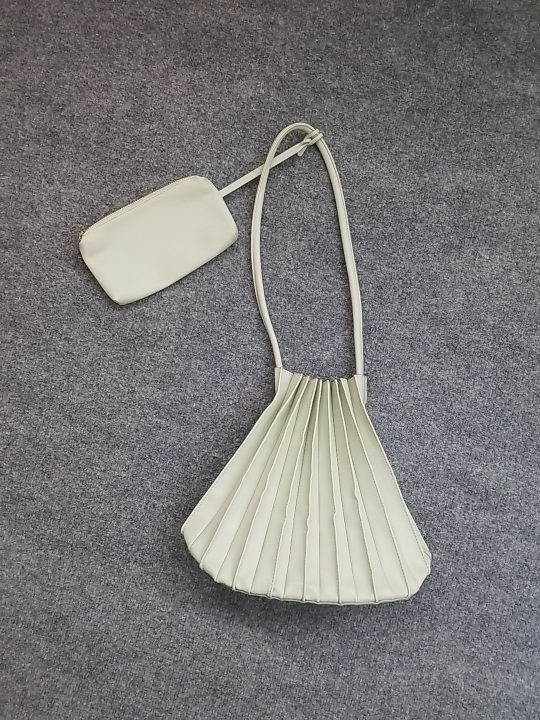 A New Day Self Closing Pleated Purse w Matching Mini Zip Clutch in Lght Green 21