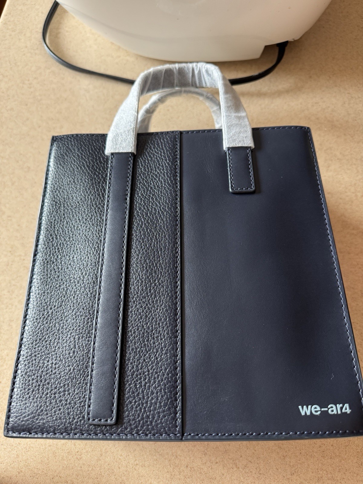 We-ar4 Women’s Navy Blue Tote Crossbody Bag Genuine Leather Brand New with Tag