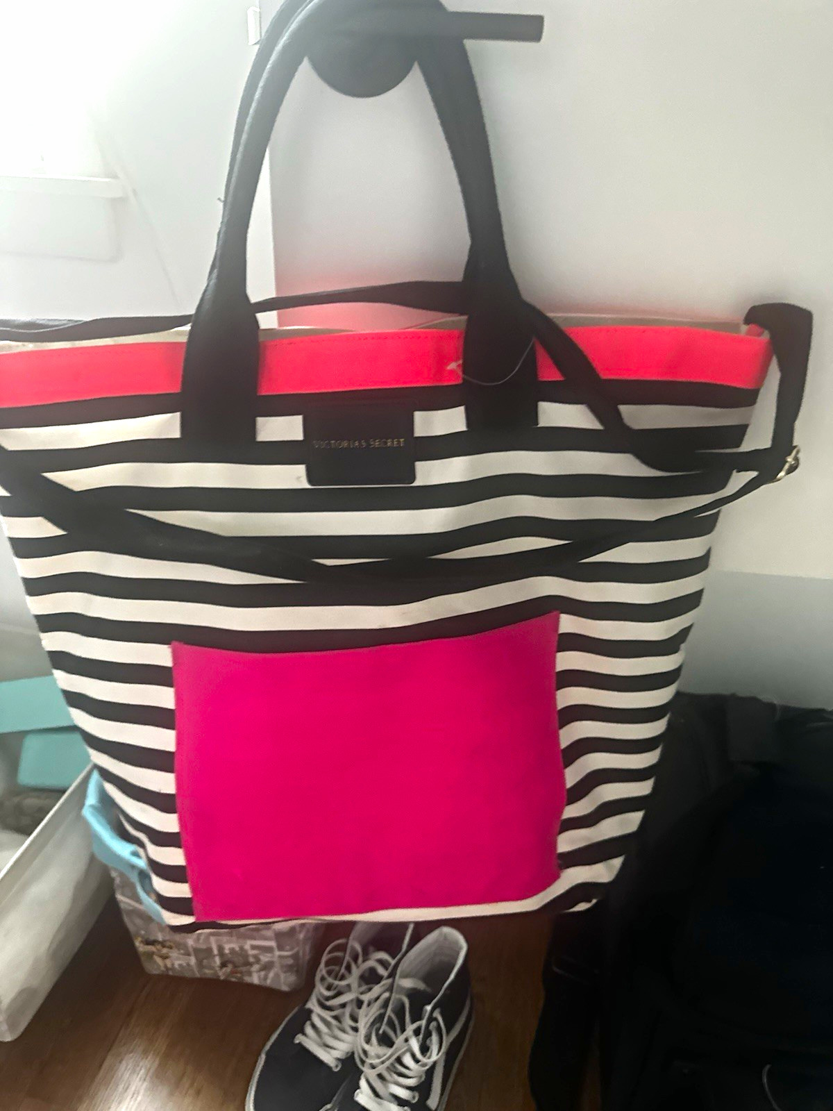 Victoria’s Secret Large Striped Tote Bag Black White Pink Zip Closure, Pockets