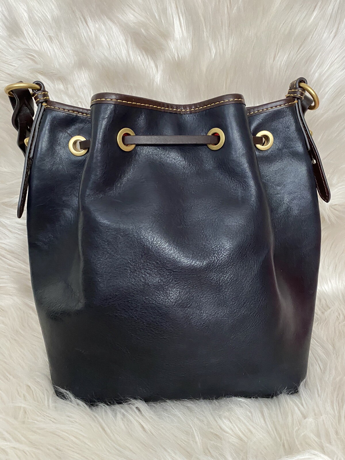 Dooney & Bourke Florentine Leather Tasha Drawstring Bag Navy color bag A395743