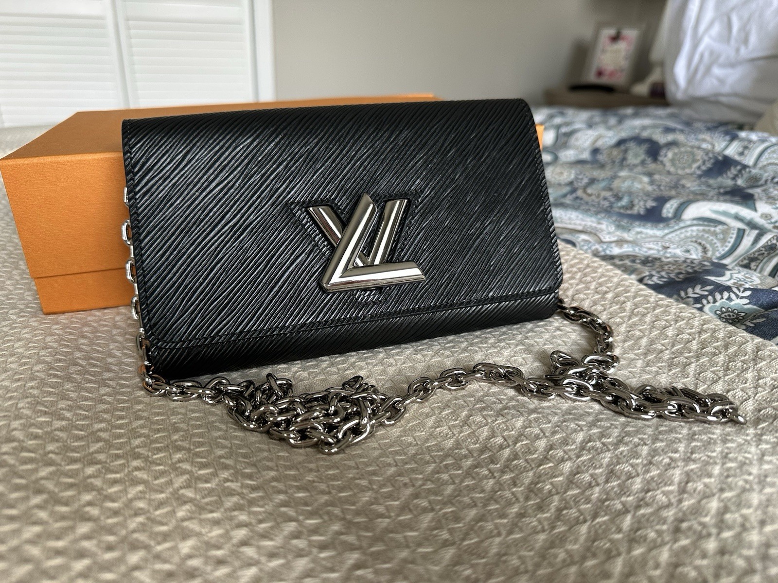 Louis Vuitton Twist Chain Wallet Black Epi Leather Silver HW – Excellent (w/Box)