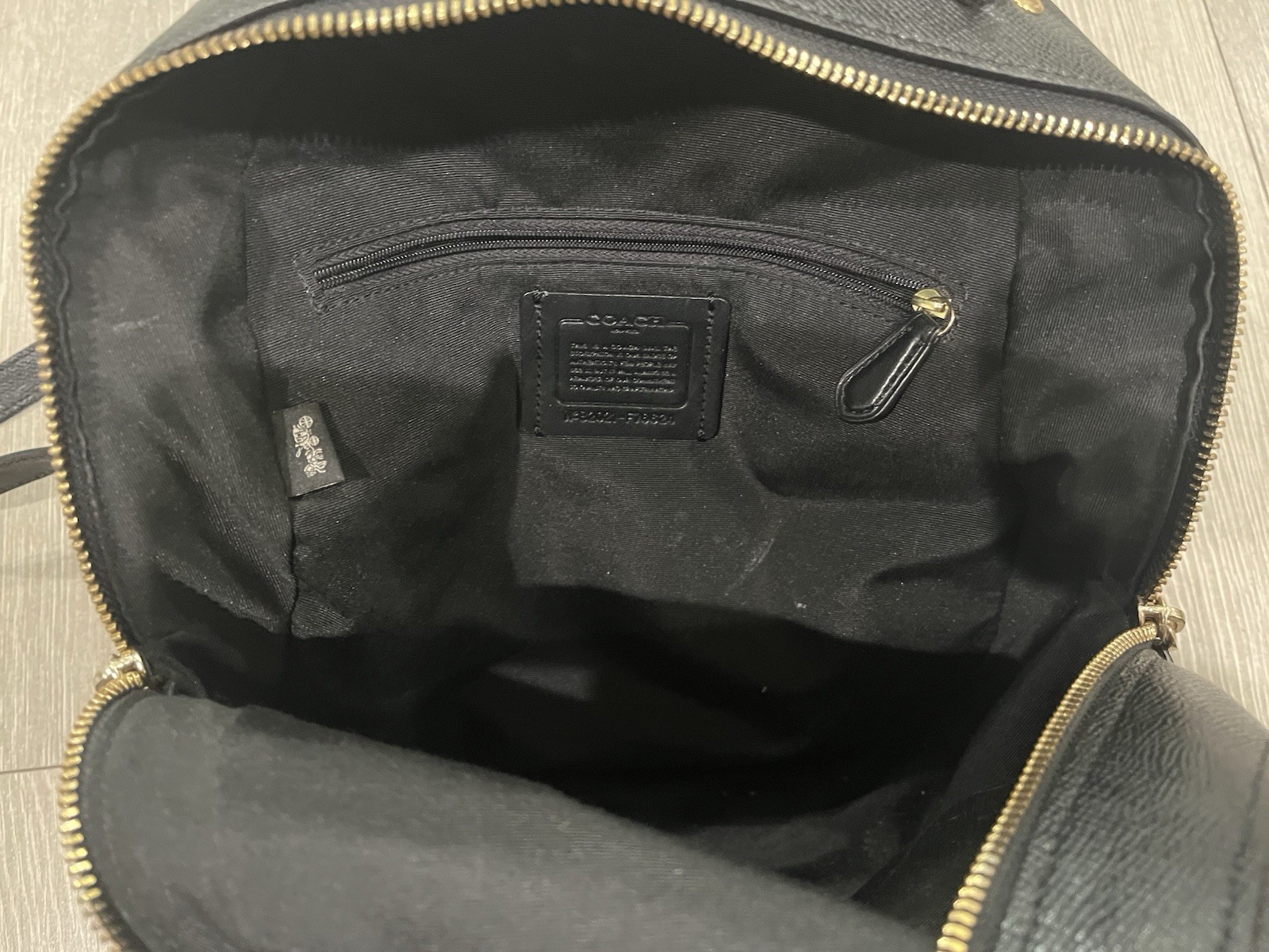 Coach Black Zip Backpack w/ Front Zip Pocket Gold Hardware Inner Pockets