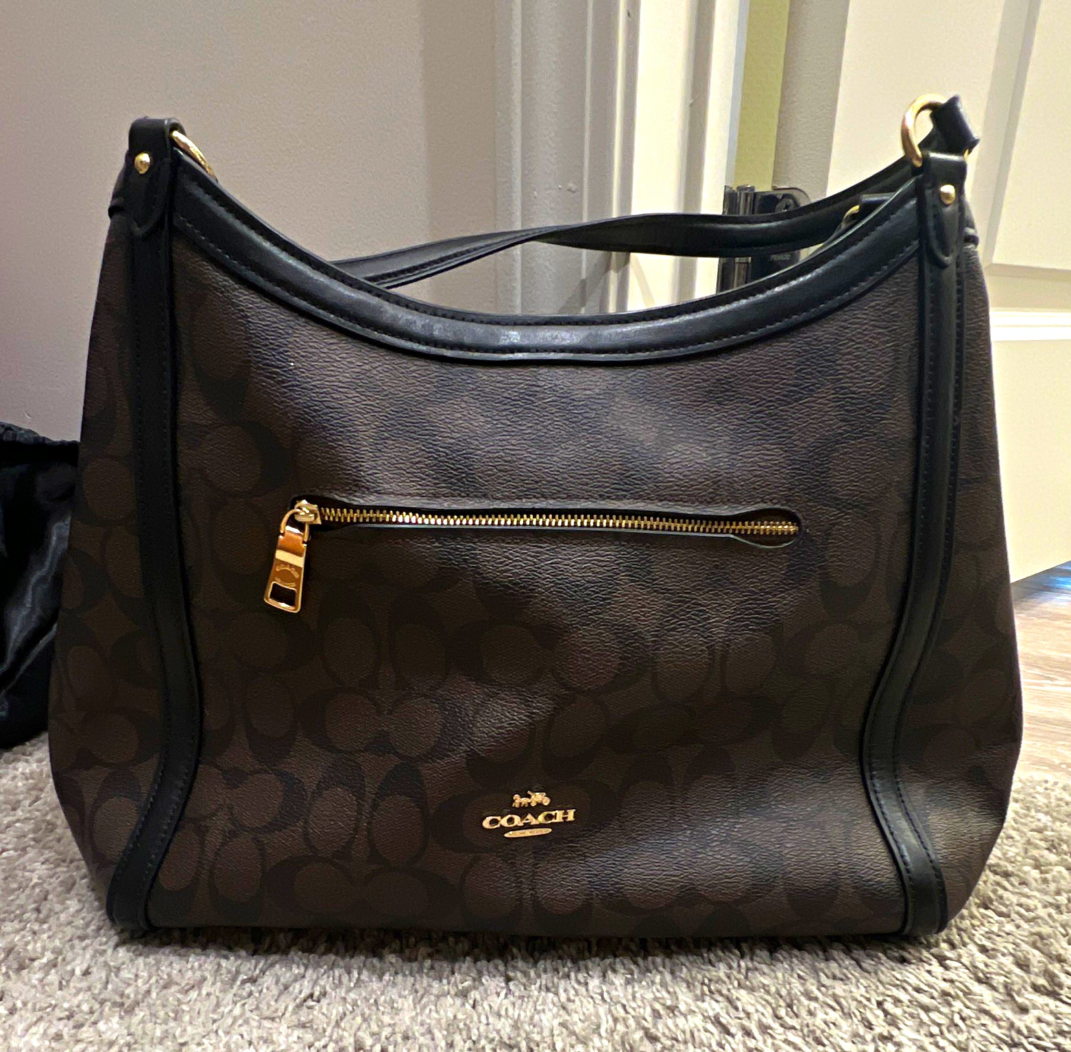 Coach Signature Brown/Black Shoulder Bag Gold Zip Magnetic Closure Pockets