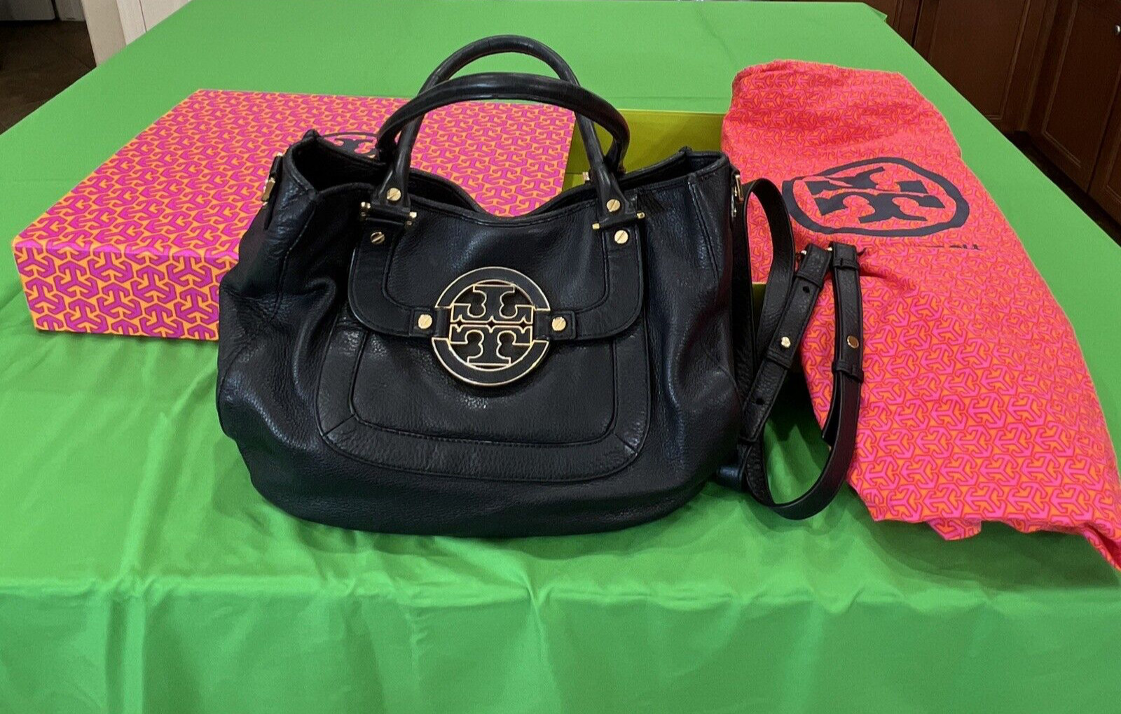 Tory Burch Amanda Large Black Pebbled Leather Handbag Purse in a Box /Dust Cover