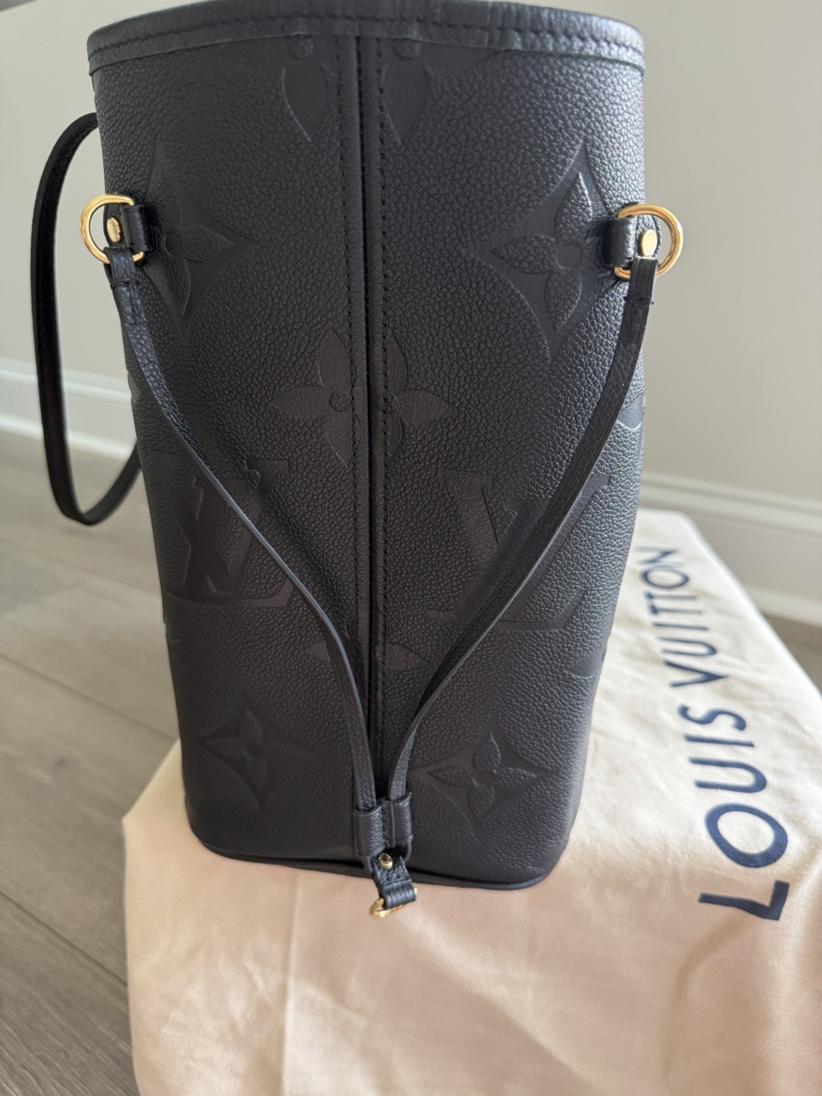 Louis Vuitton Empreinte Giant Monogram Neverfull MM Tote Black Pouch Dust
