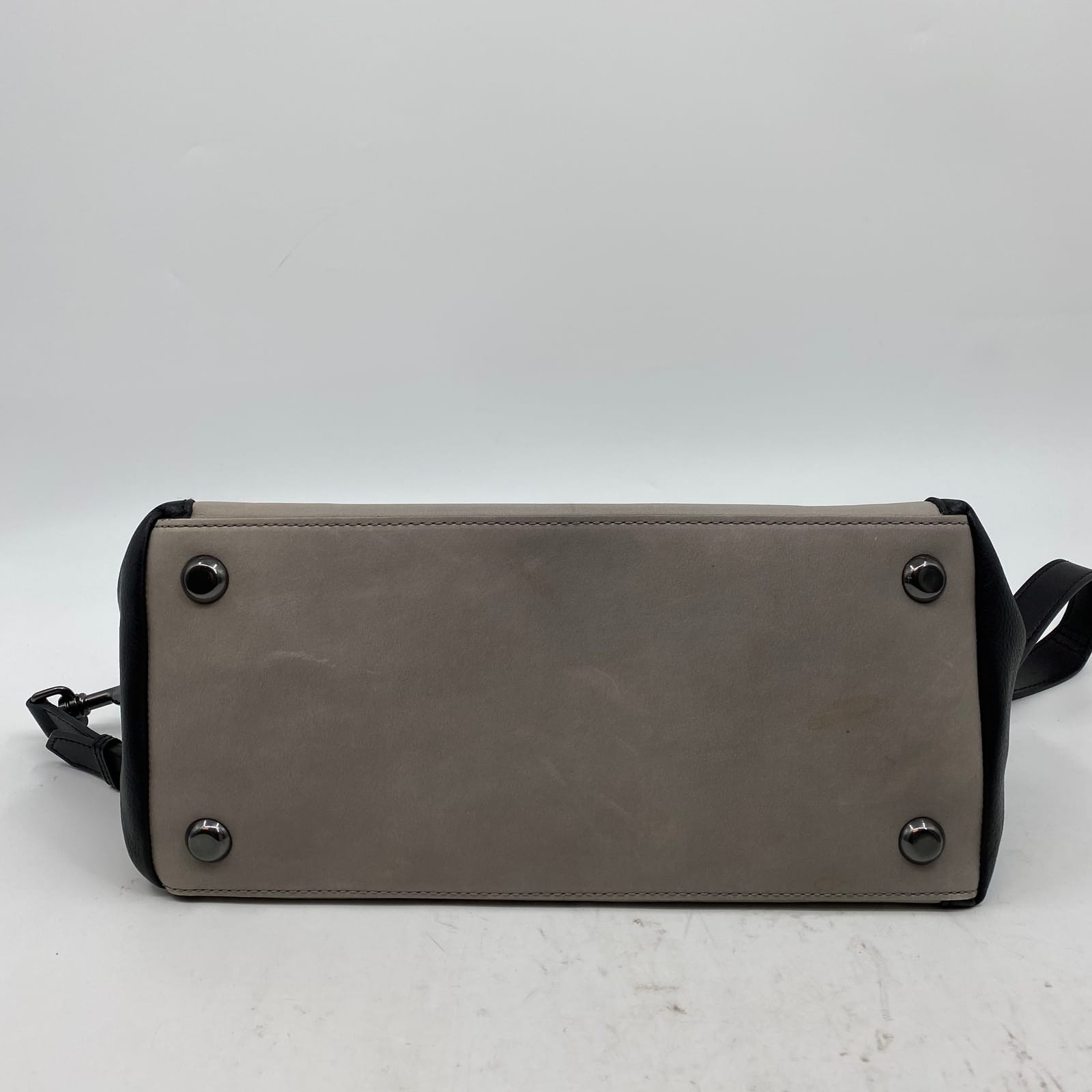Sorel Clay Gray Leather Shoulder Bag | OS in-Store Vietnam