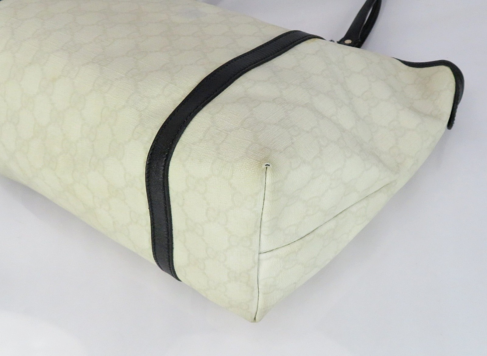 Auth GUCCI White GG PVC Supreme Canvas and Black Leather Tote Bag Purse #62544