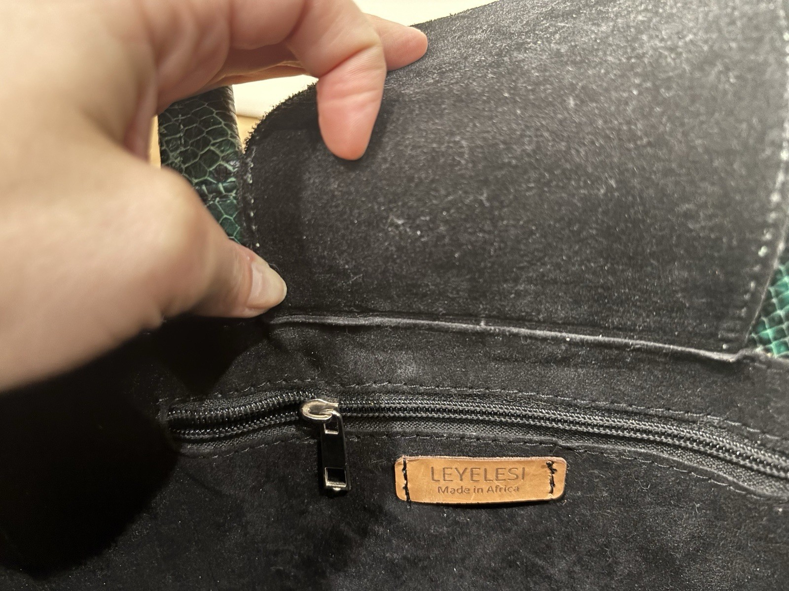 Leyelesi Medium Zelda Tote Green And Black Leather Convertible Strap