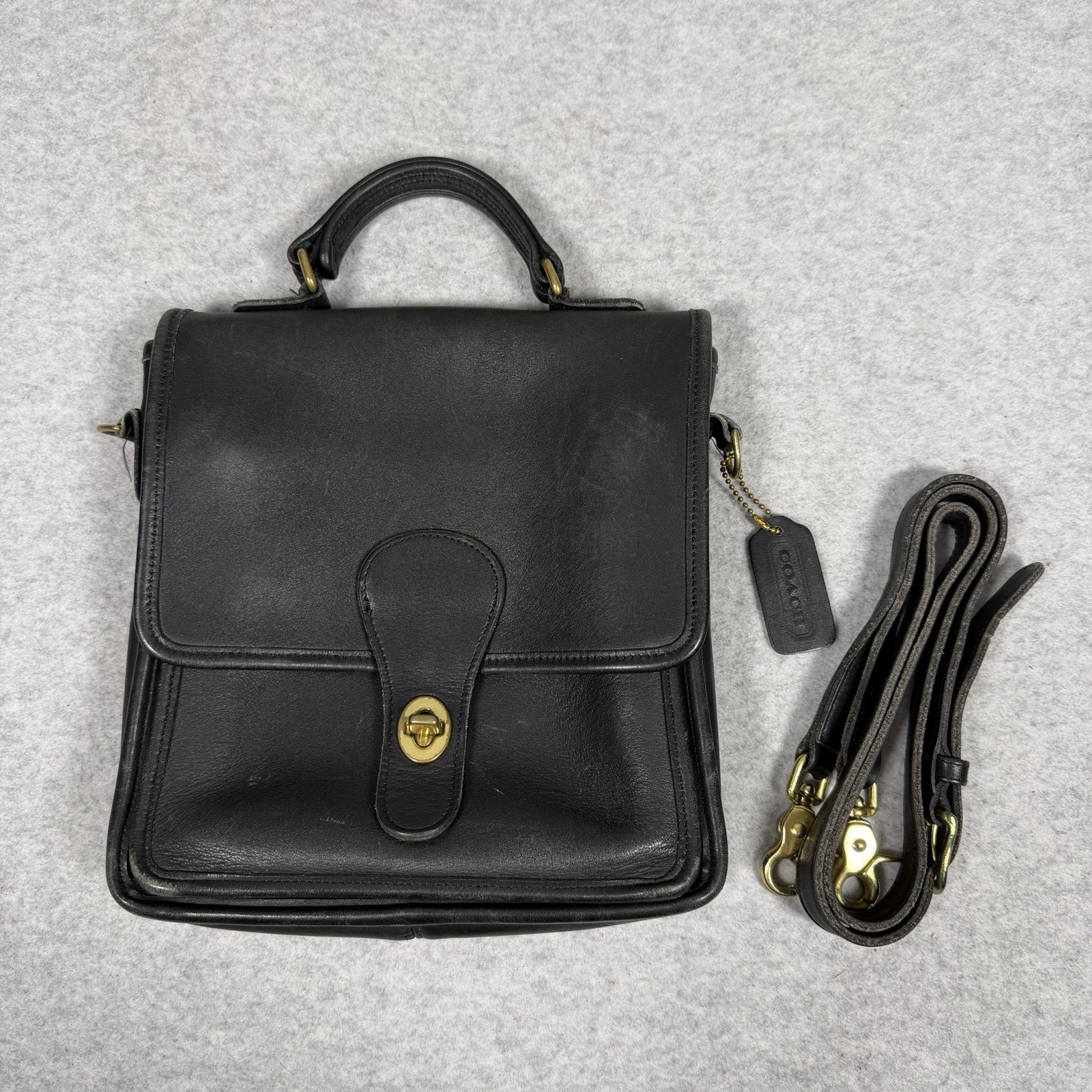Vintage Coach Station Bag 5130 Black Leather Crossbody Purse Turnlock