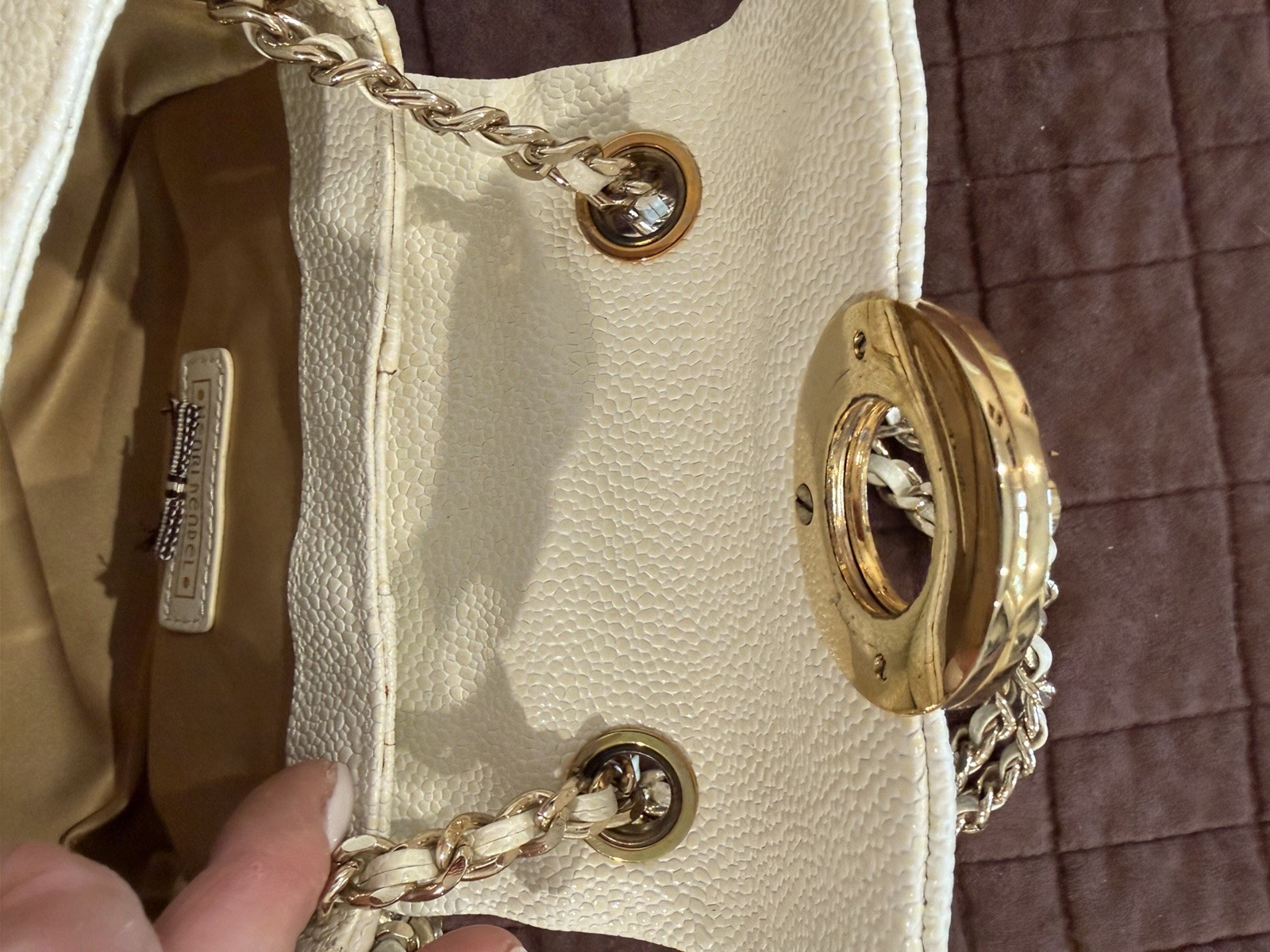 Henri Bendel Leather White Small Shoulder Bag Turn Lock Gold Chain Strap