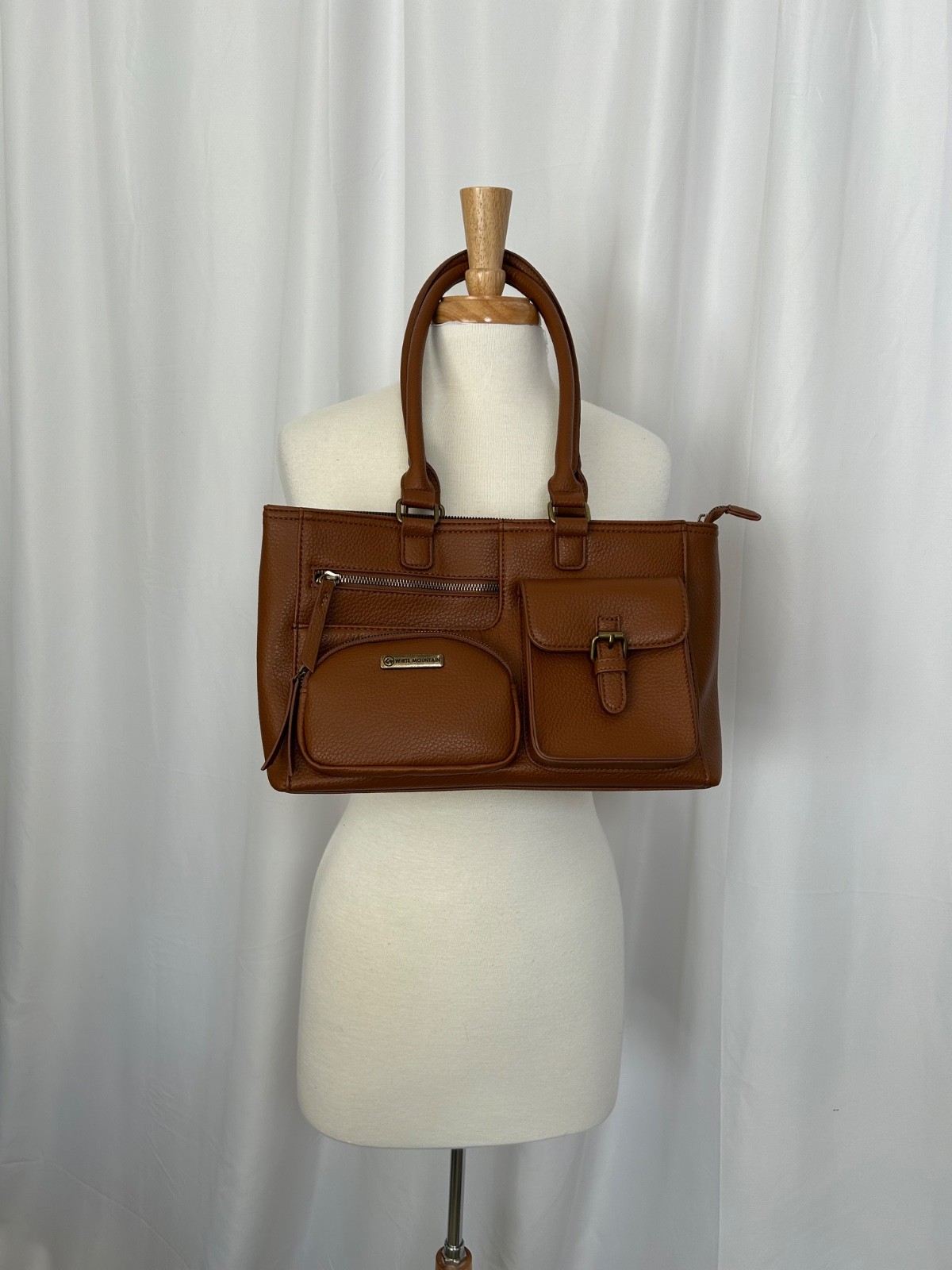 WHITE MOUNTAIN BROWN PEBBLED LEATHER SHOULDER BAG