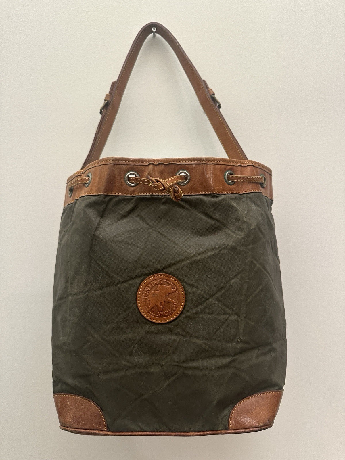 HUNTING WORLD Authentic Crossbody Shoulder Bag, Leather, Khaki height 21cm