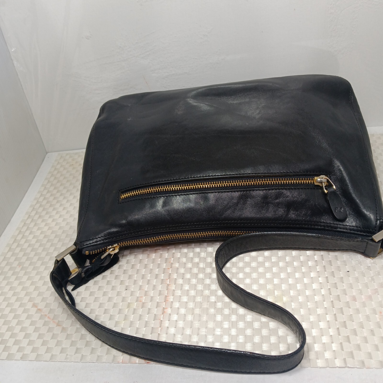 Authentic Vintage Monsac Shiny Black Soft Leather Shoulder Bag Zipper Closure
