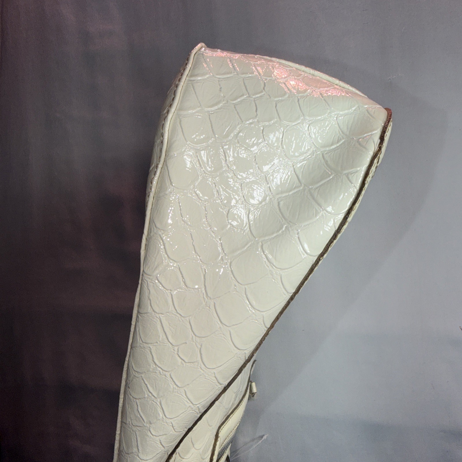 Vintage Attention White crocodile-embossed Faux leather bag with silver hardware
