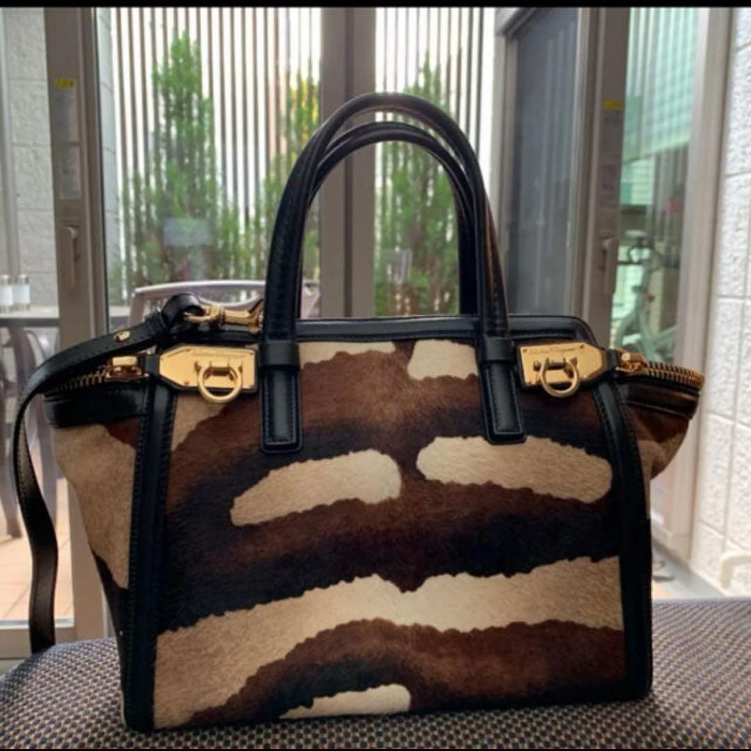 FERRAGAMO 30 ?Ferragamo Gancini (Not available in Japan) Calfskin 2-way #QY6PL9