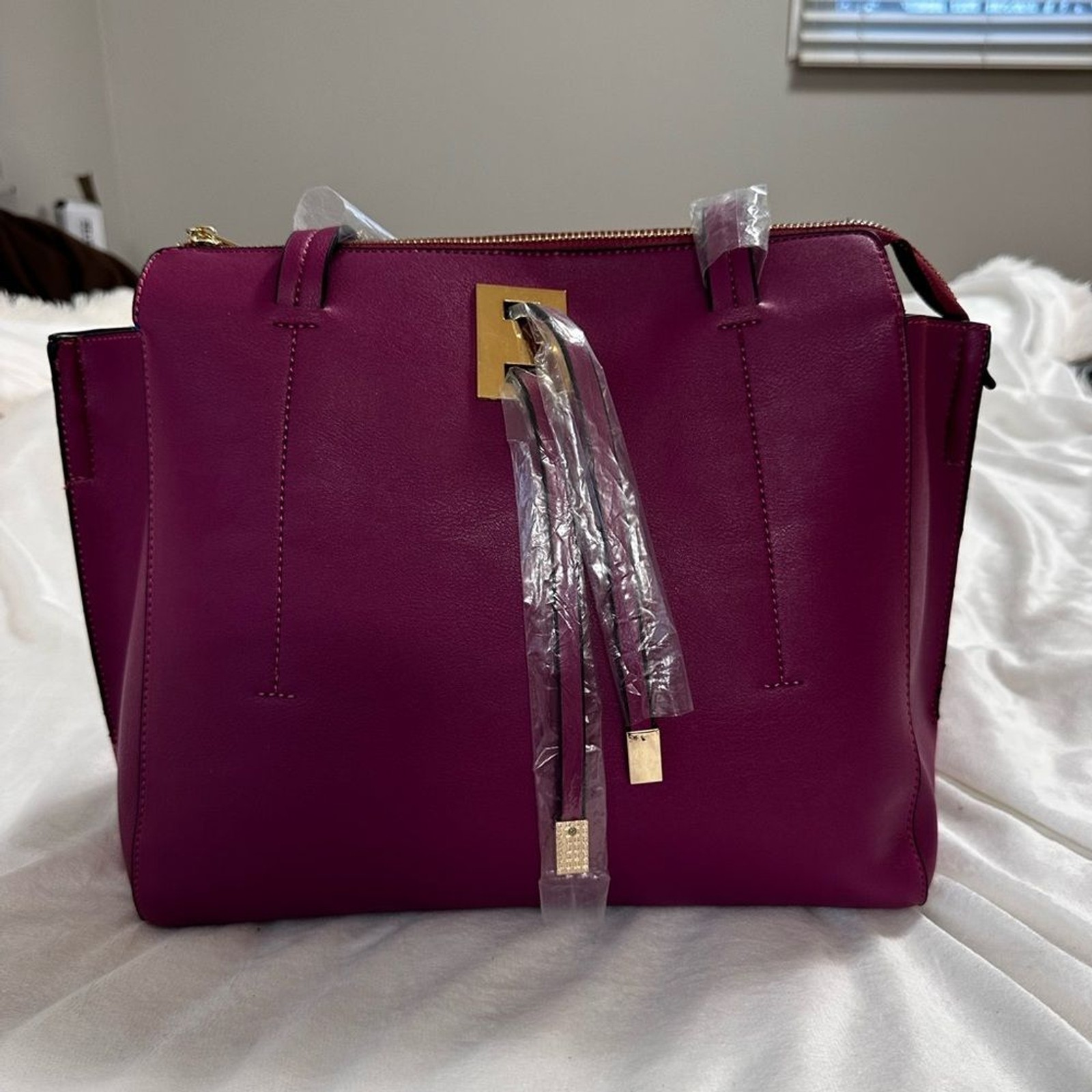 Chic Fuchsia Shoulder Bag