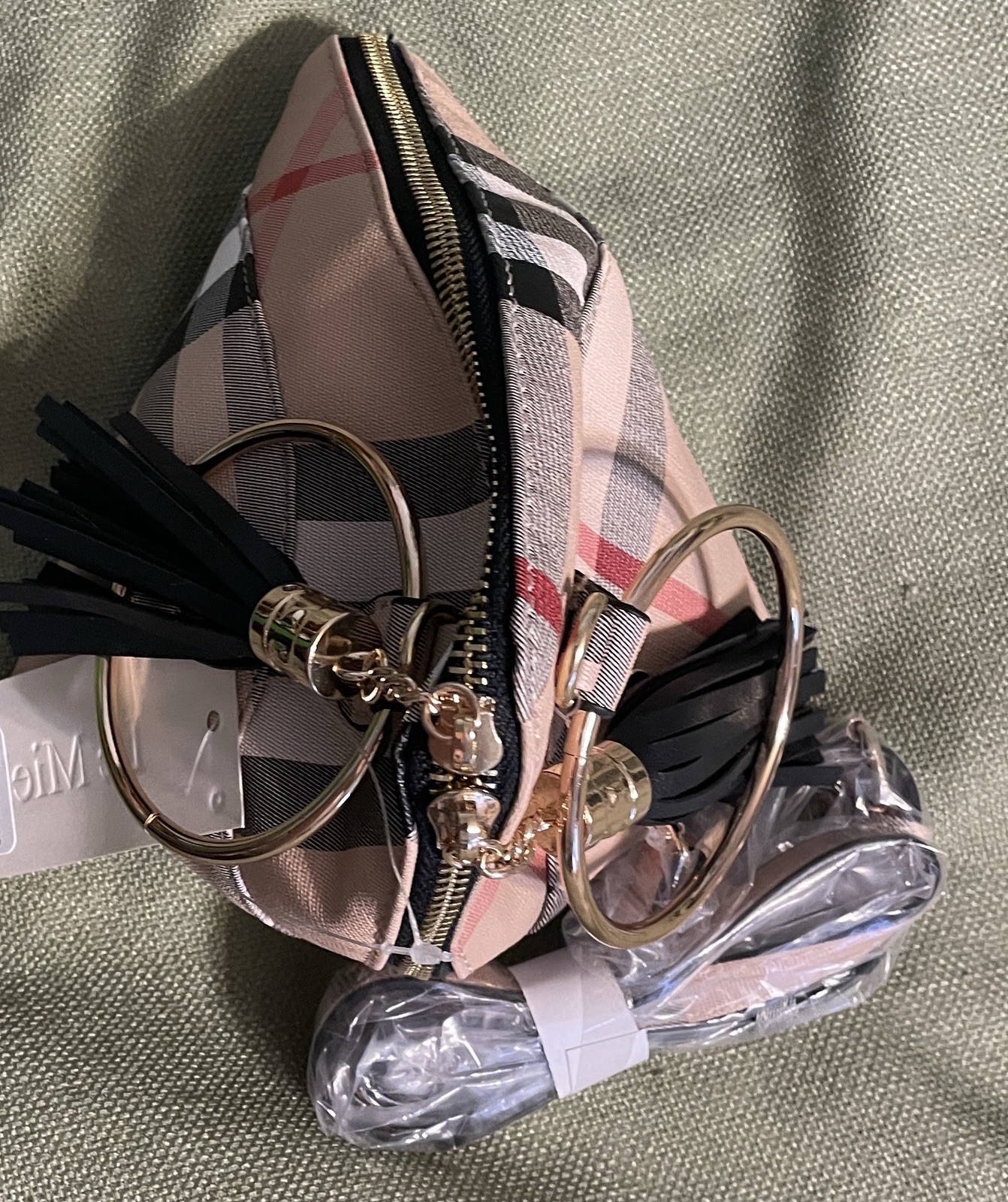 NWT VERSONA “LE MIEL” TRIANGULAR HAND-BAG hand bag TRIANGLE PURSE w/TASSLES mini
