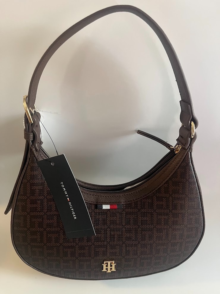 tommy hilfiger shoulder bag