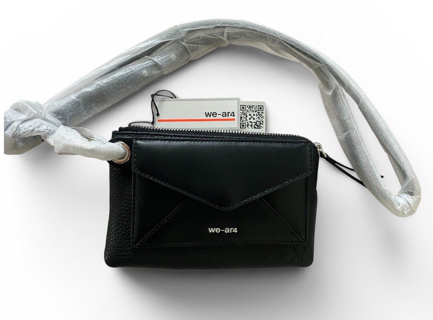 NWT WE-AR4 Black Leather Crossbody Purse Zipper Magnetic Closure THE GRAB BAG