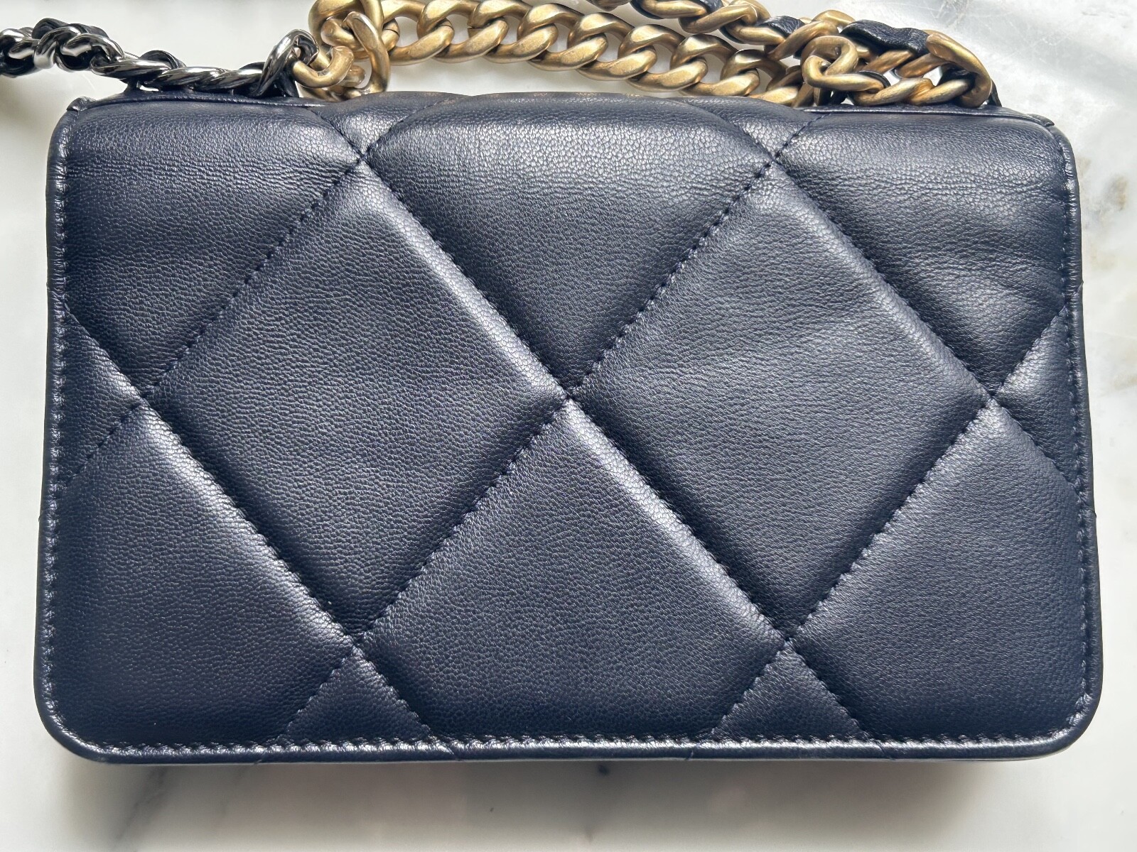CHANEL 19 Wallet On Chain Navy Lambskin
