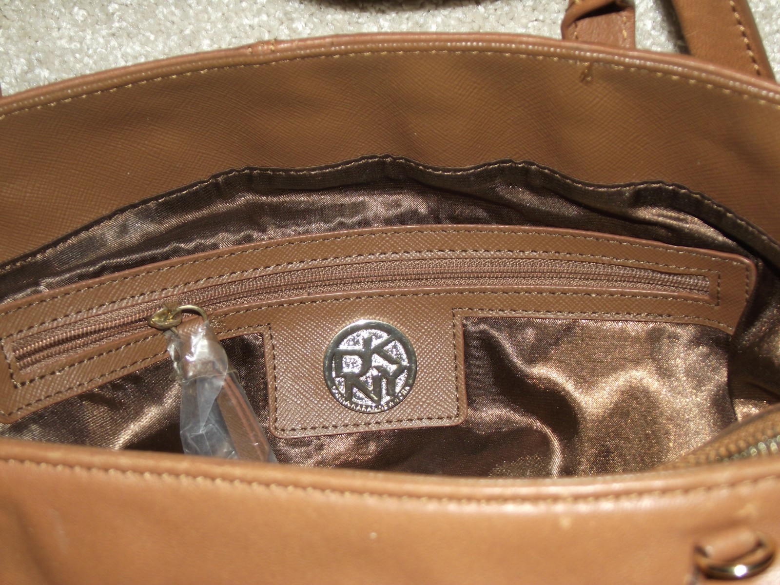 VG++ Brown Leather DKNY Purse 13″ (33 cm) x 5.25″ (13.5cm) x 11″ (29cm) 10″ Drop