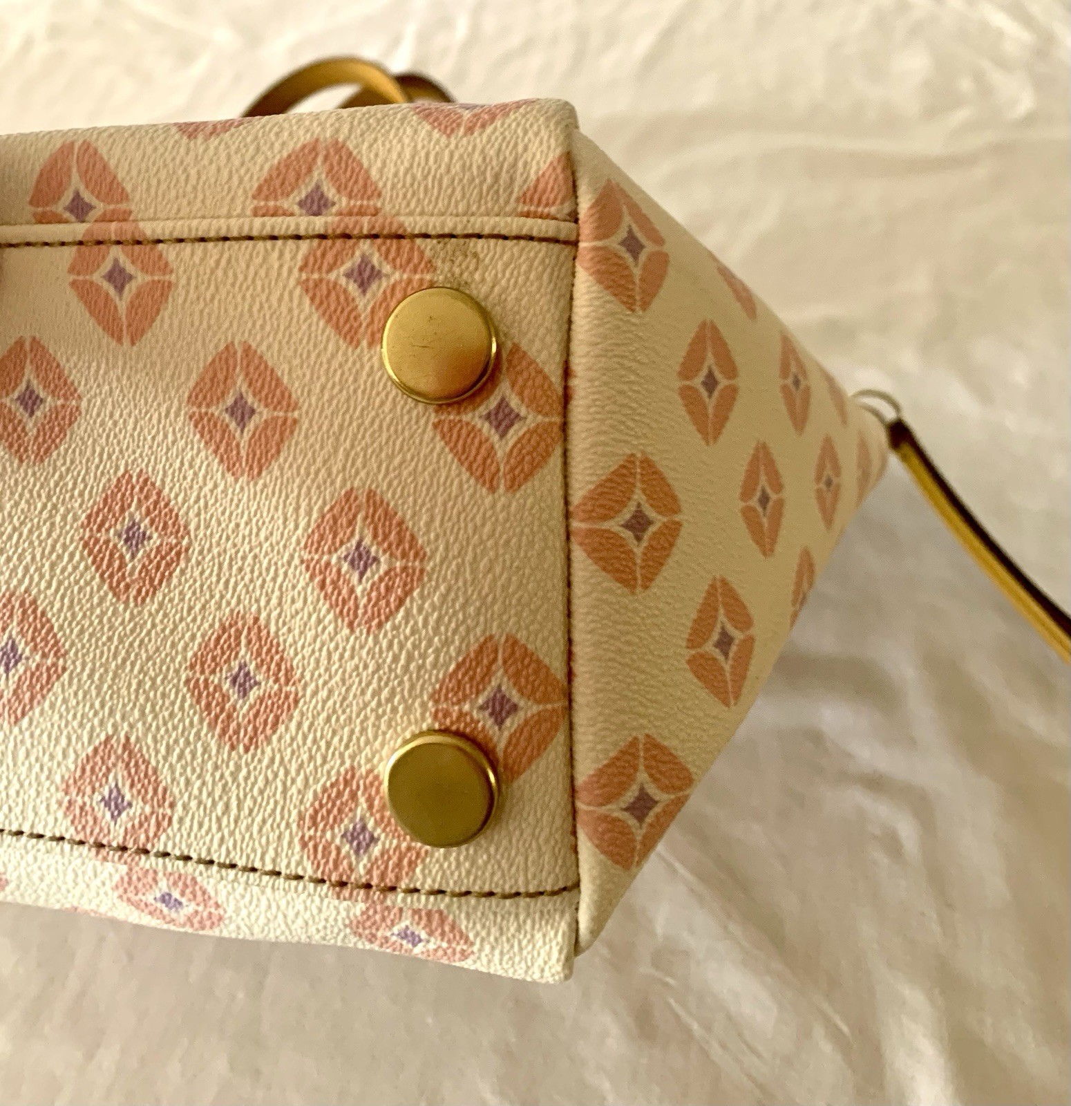 FOSSIL SYDNEY TOTE HANDBAG IVORY PINK PURPLE GEOMETRIC DESIGN TAN LEATHER STRAPS