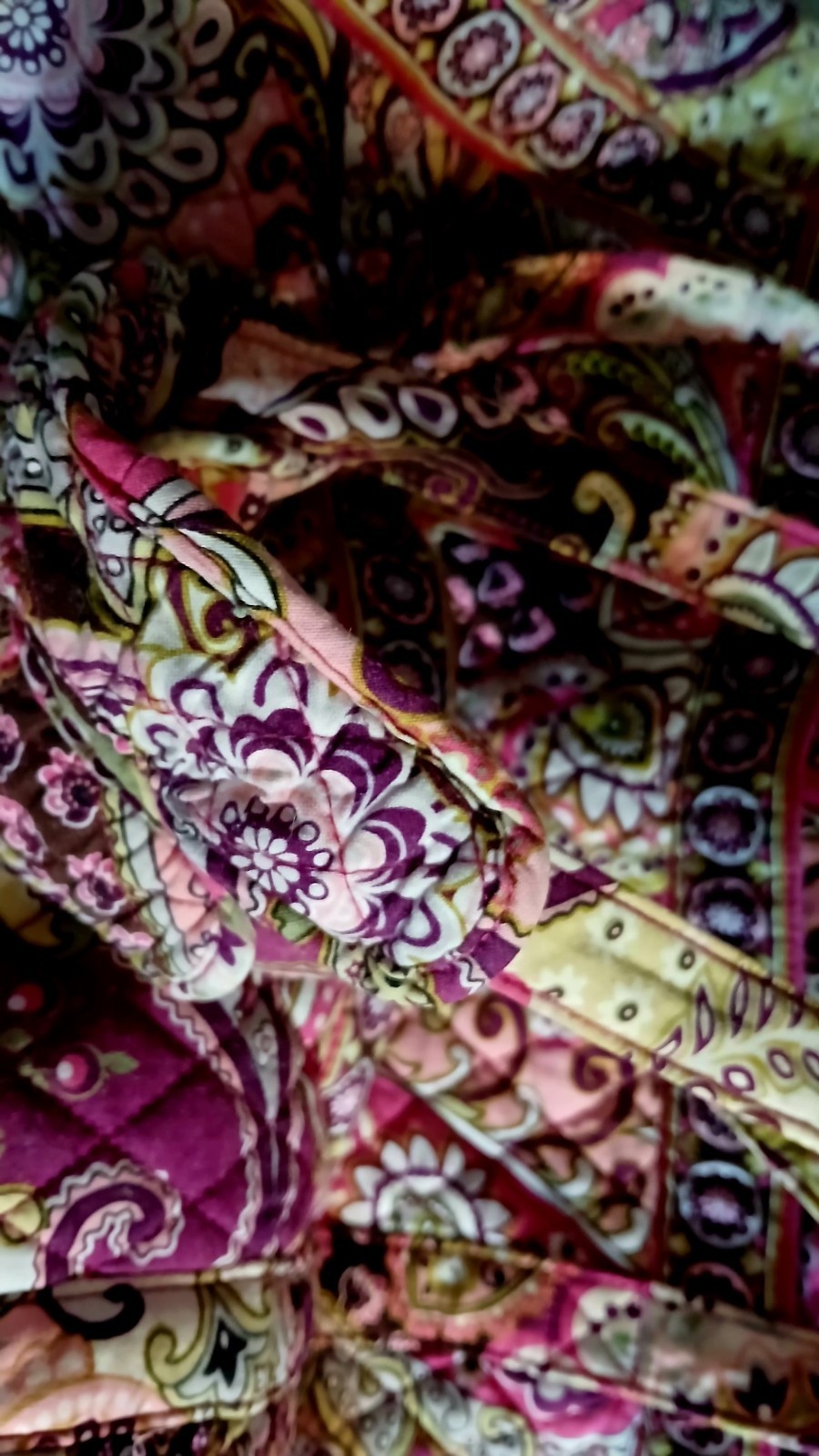 VERA BRADLEY VERY BERRY PAISLEY GET~ CARRIED~AWAY EXTRA LARGE TRAVEL TOTE BAG
