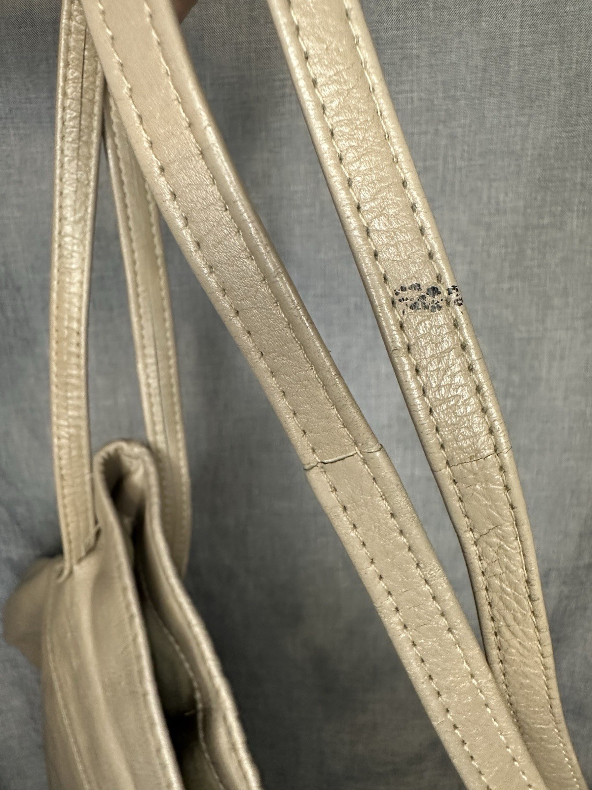Purse Bag Beige Long Strap Pocket Inside Zippered Snap Button VTG