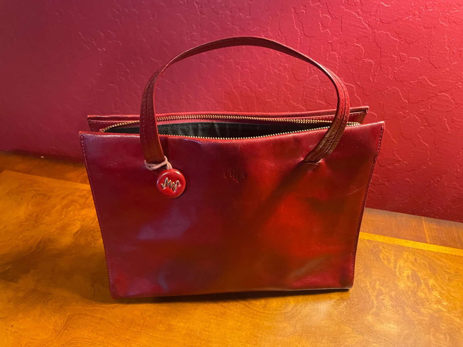 Monsac Classic Red Leather Handbag, Perfect Condition 11 3/4″ x 8 3/4″