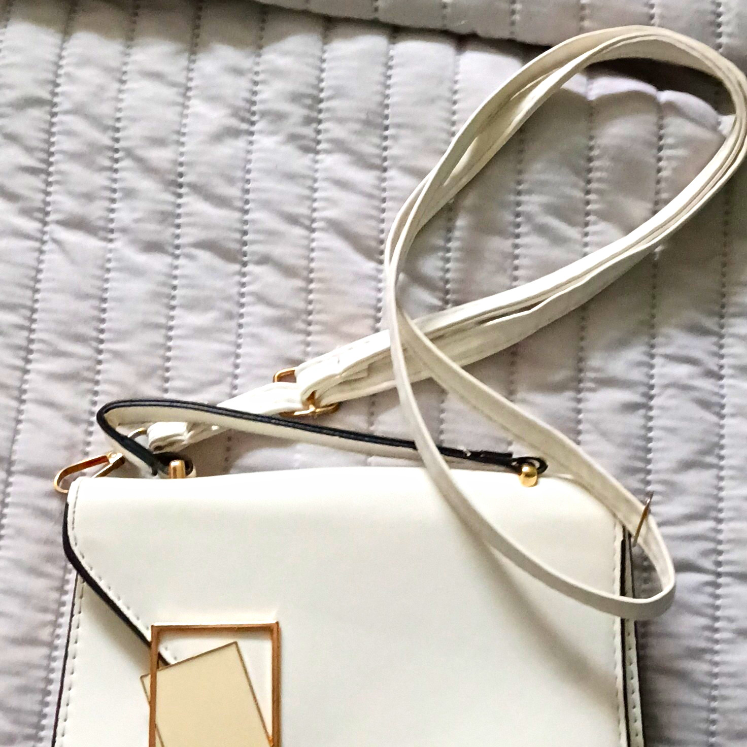 White Women’s Rectangle Crossbody Bag Detachable Strap Gold Hardware Zip