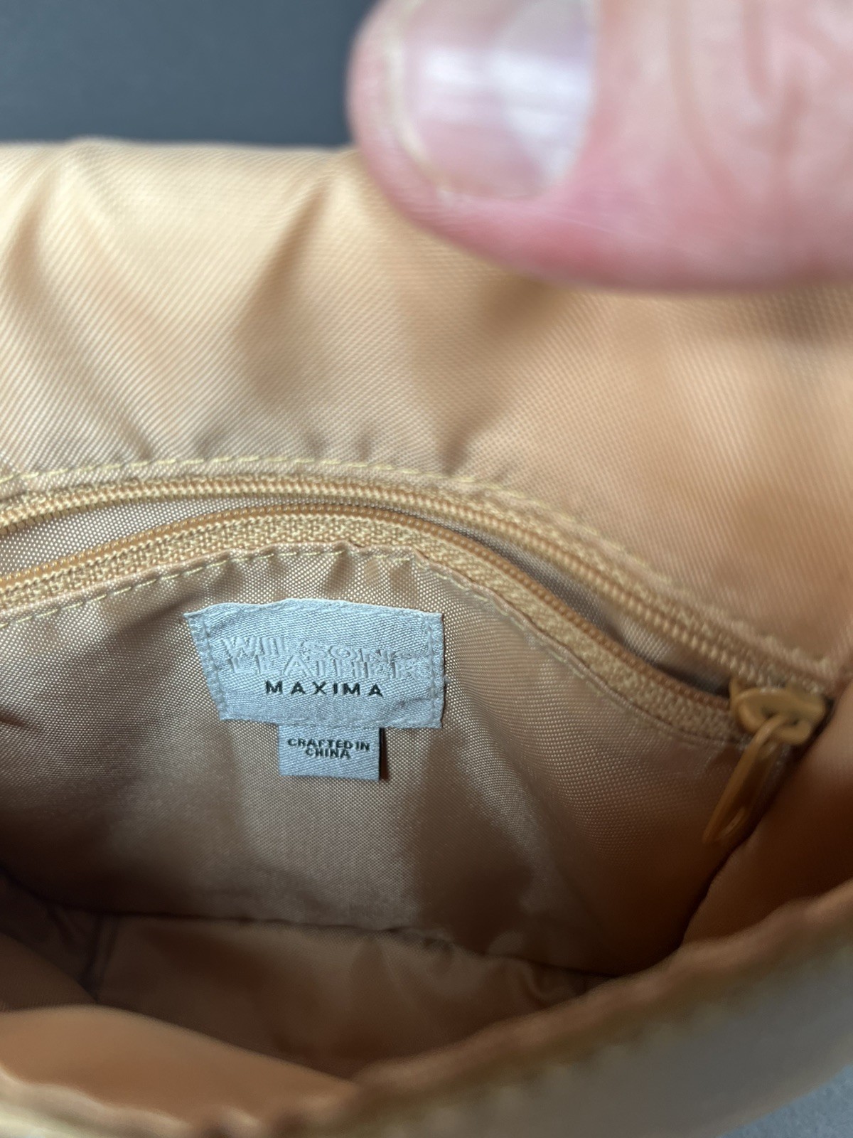 Vintage Wilsons Leather Maxima Crossbody Handbag Purse Natural Tan Small 7.5”