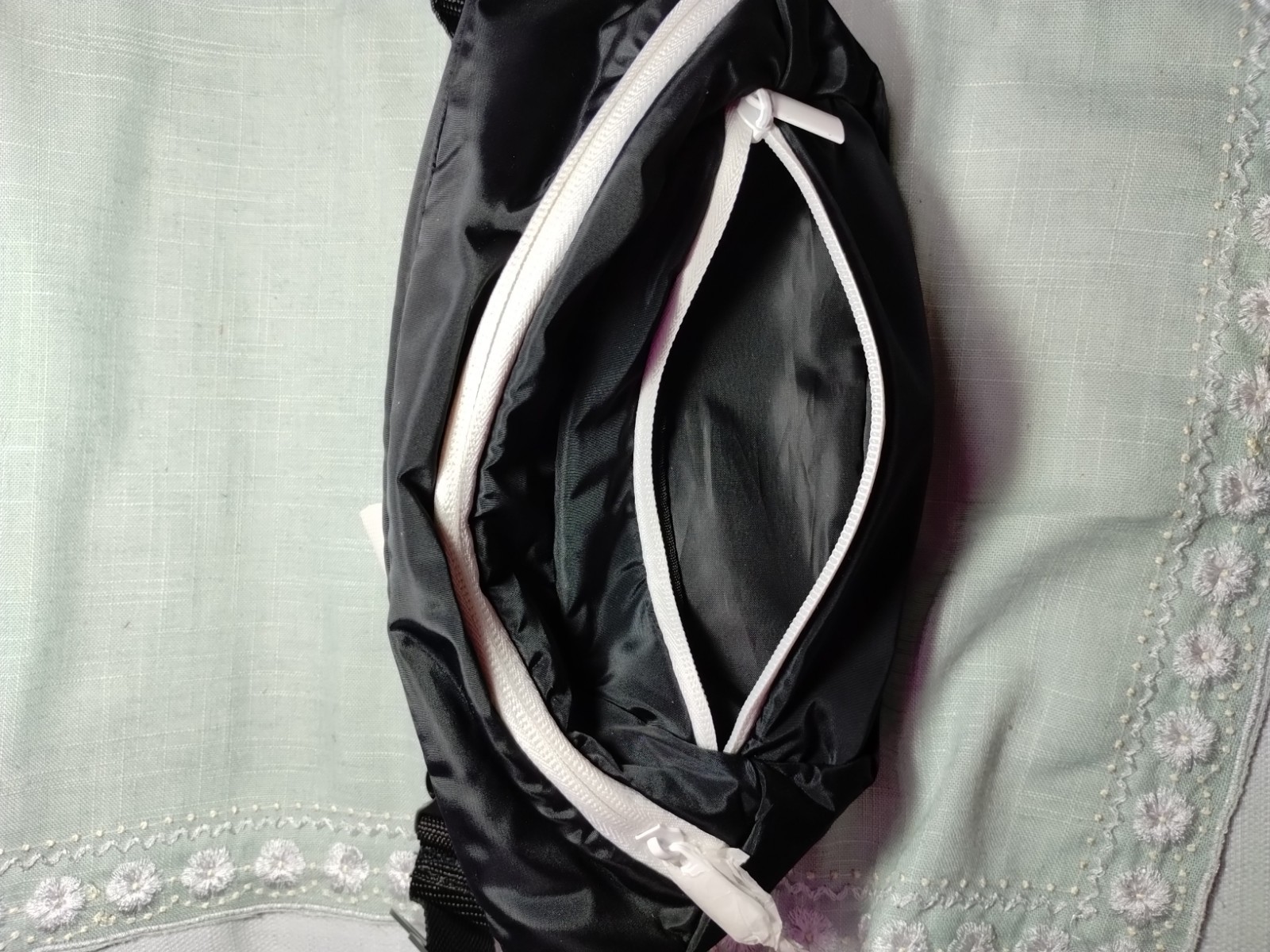 No Boundaries Fanny Pack NWT Black Adjustable Cruise Travel Theme Parks Shopping