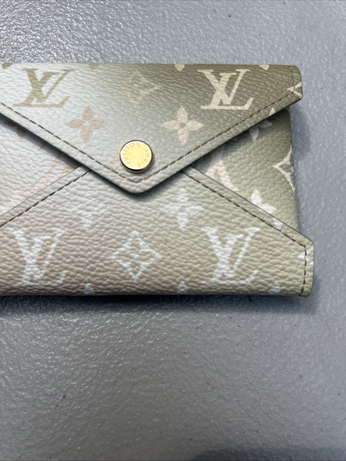 LOUIS VUITTON Pochette Kirigami Monogram/Spring in the City Sunrise Pastel SMALL