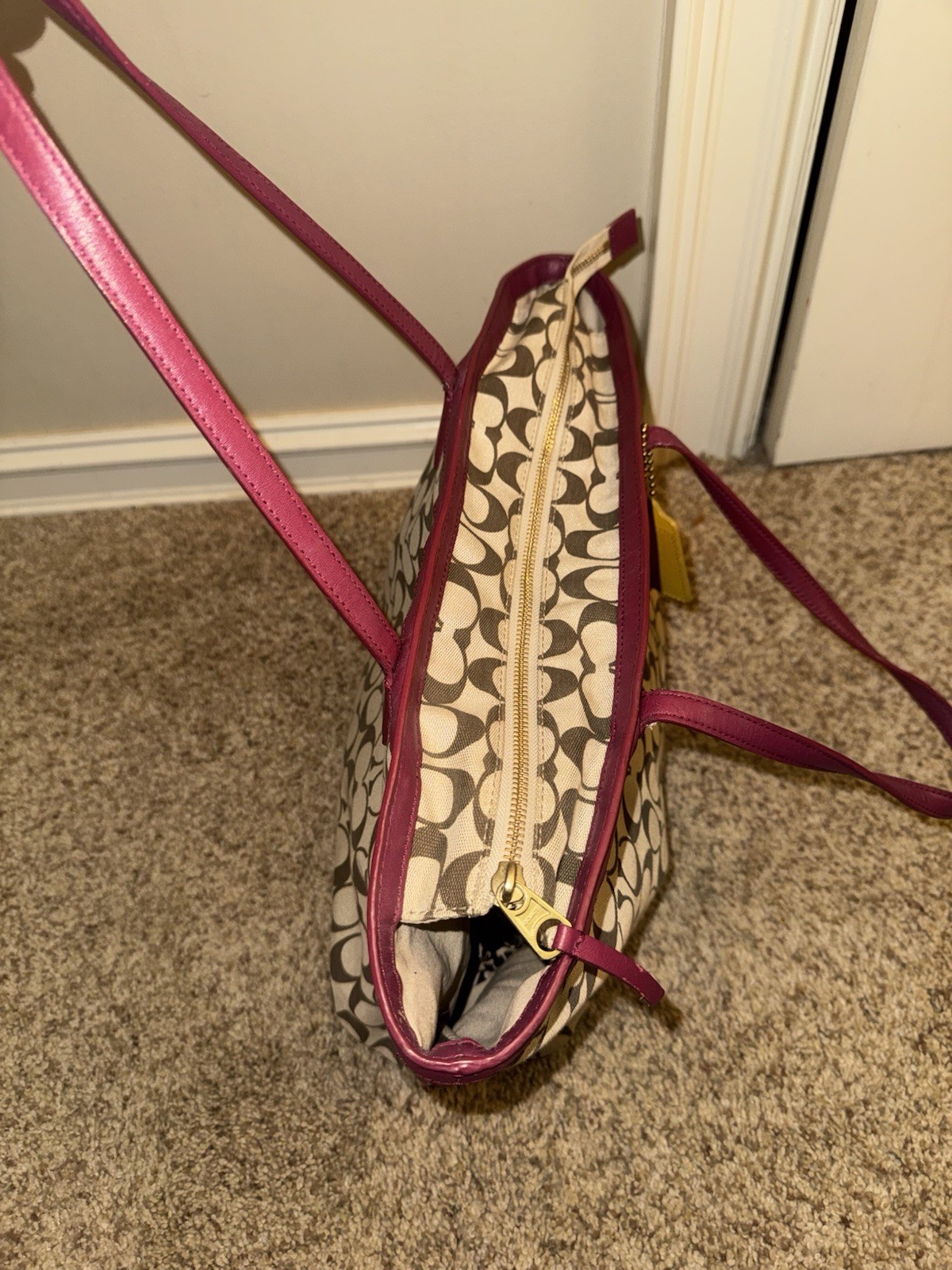 Coach Signature Logo Large Zip Top Tote Beige/Brown Purple Trim Lined Pockets