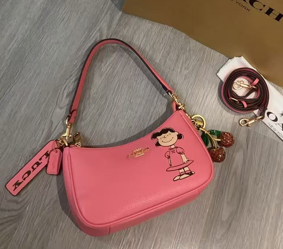 Coach CBM32 Peanuts Teri Shoulder Bag Lucy Refined Pebble Leather