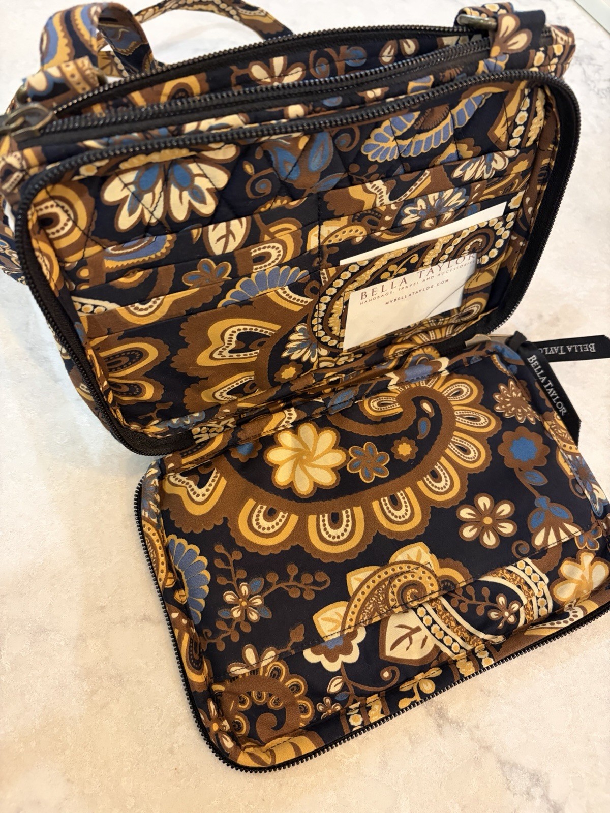 Cute Boutique Bella Taylor Quilted Wallet Crossbody Great Condition Amaretto