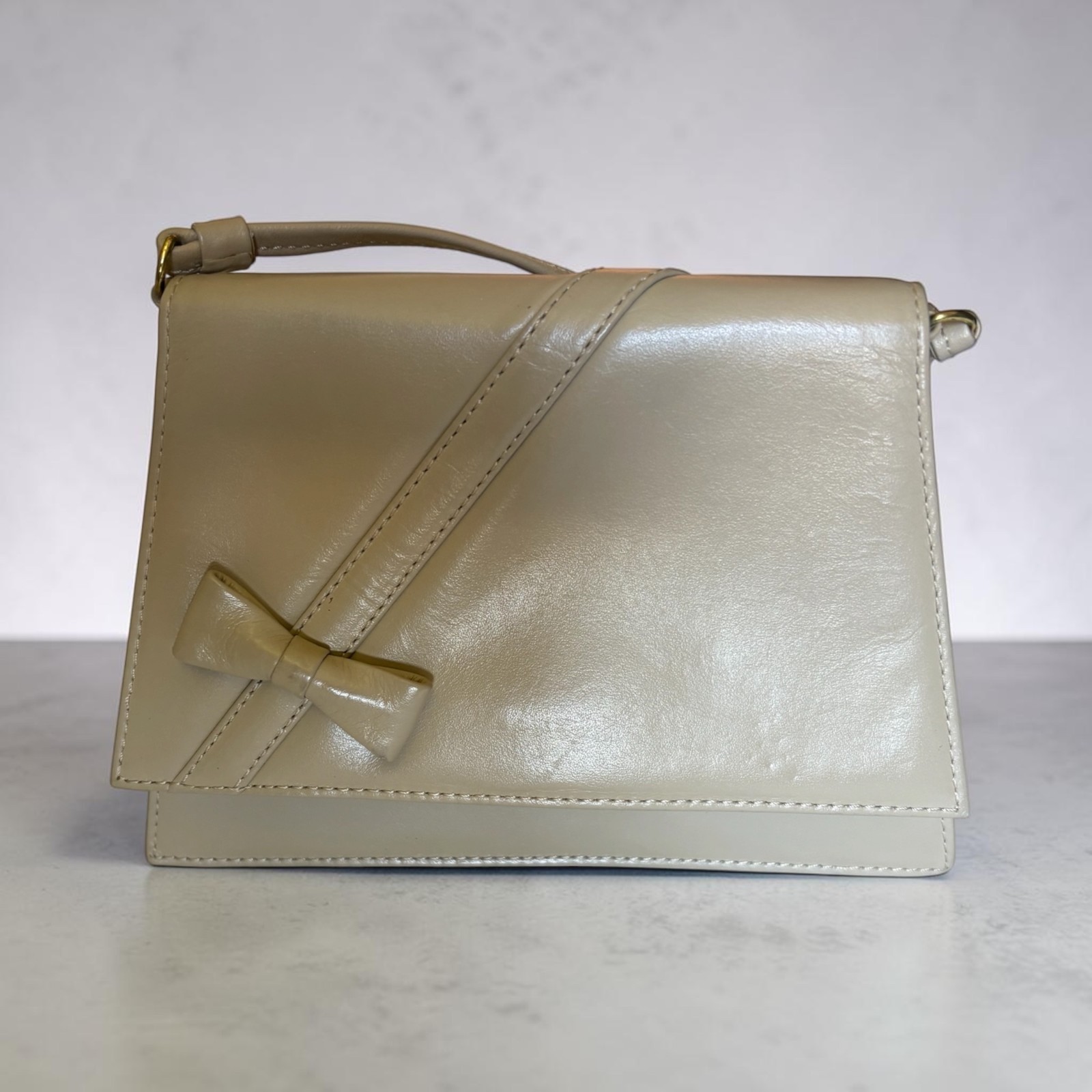 Sergio Rossi Tan Leather Envelope Bow Handbag Double Compartment Gold Hardware