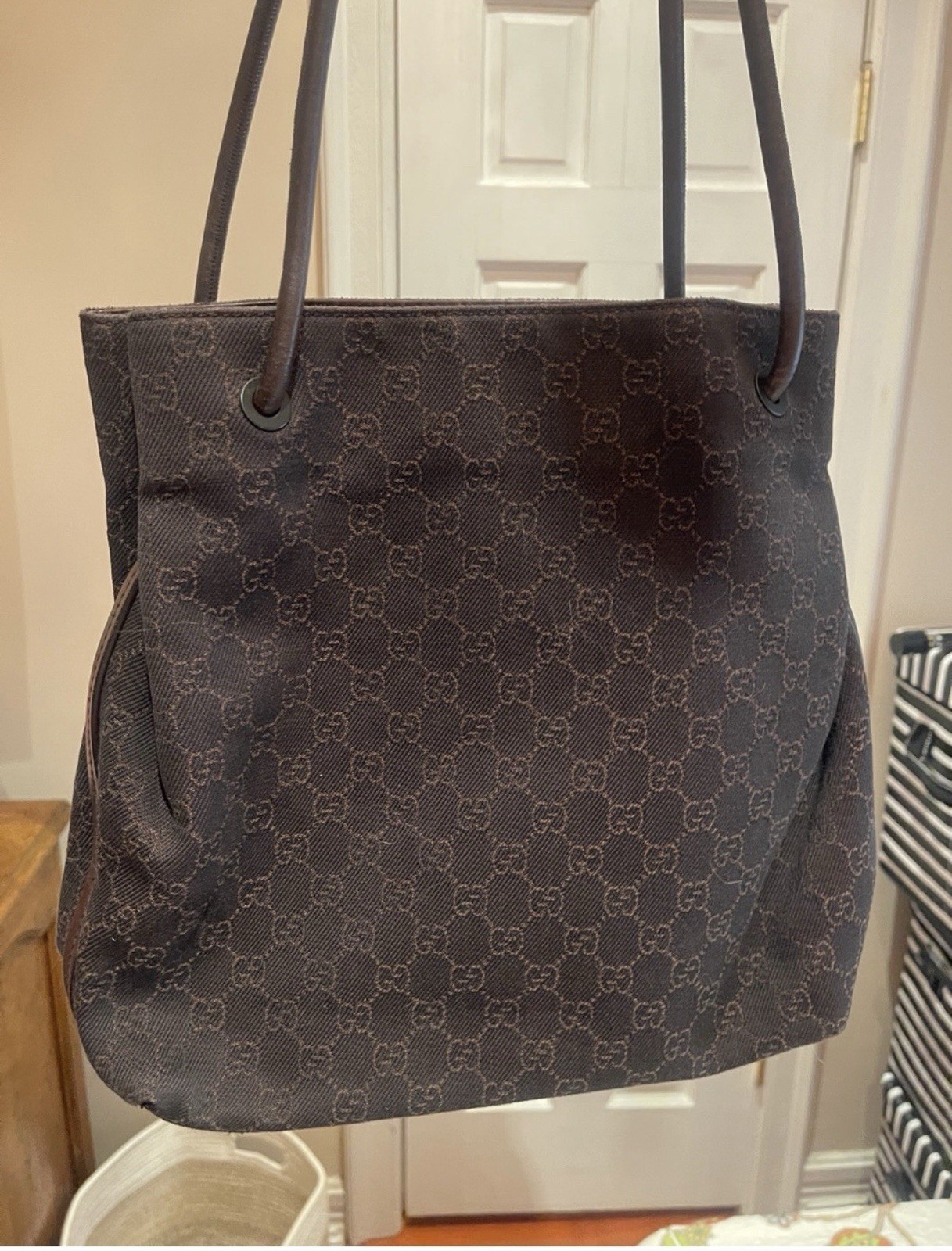 Authentic Vintage Gucci GG canvas Gifford tote!