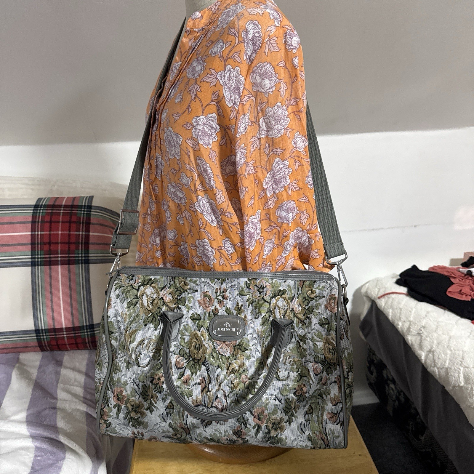 Jordache Gray Green Floral Shoulder Bag Zip Closure Bottom Studs Inner Pockets