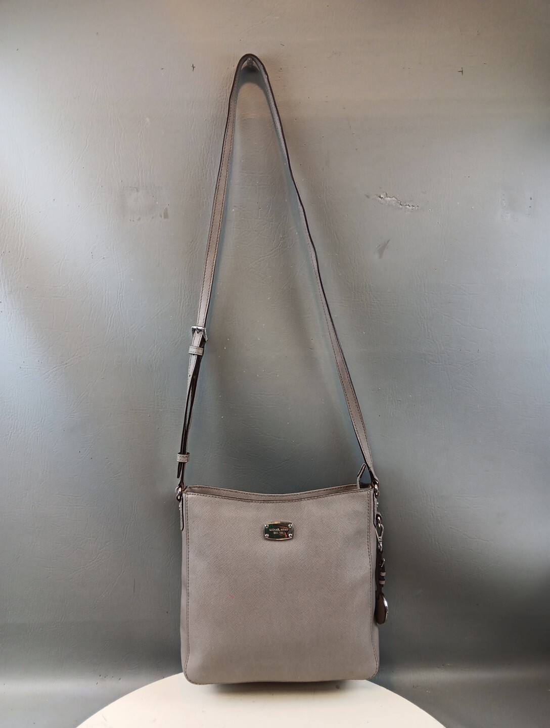 Michael Kors Purse Clay Gray Saffiano Leather Cross Body Bag W Charm Logo