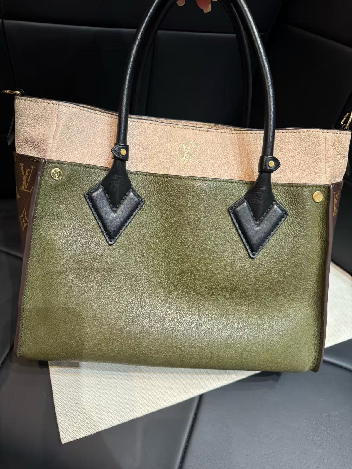 Louis Vuitton On My Side MM Monogram Canvas & Calfskin Tote Bag Auth