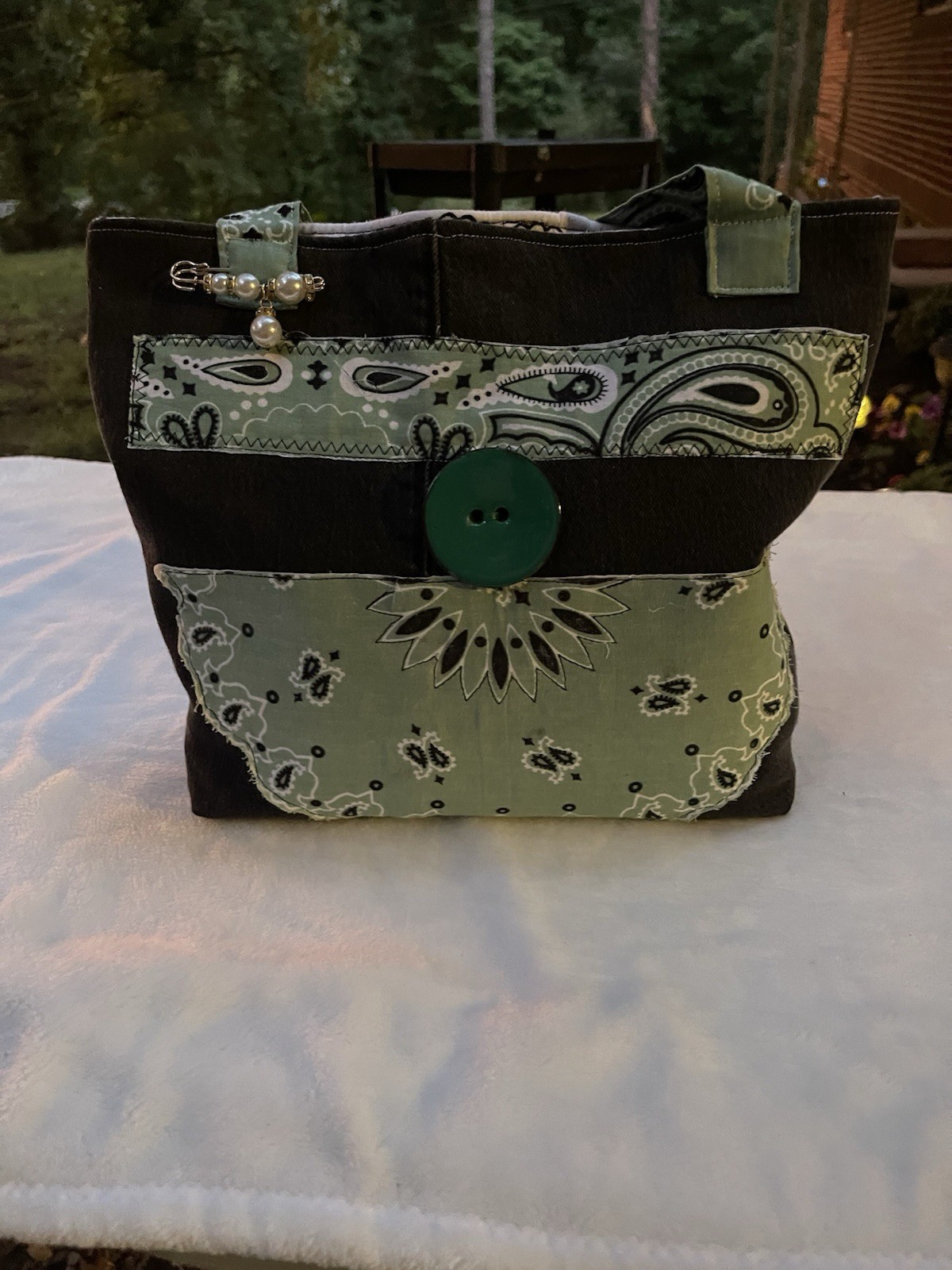 Green/Black Paisley Small Tote Top Handle Snap Closure Lined Pockets Button.